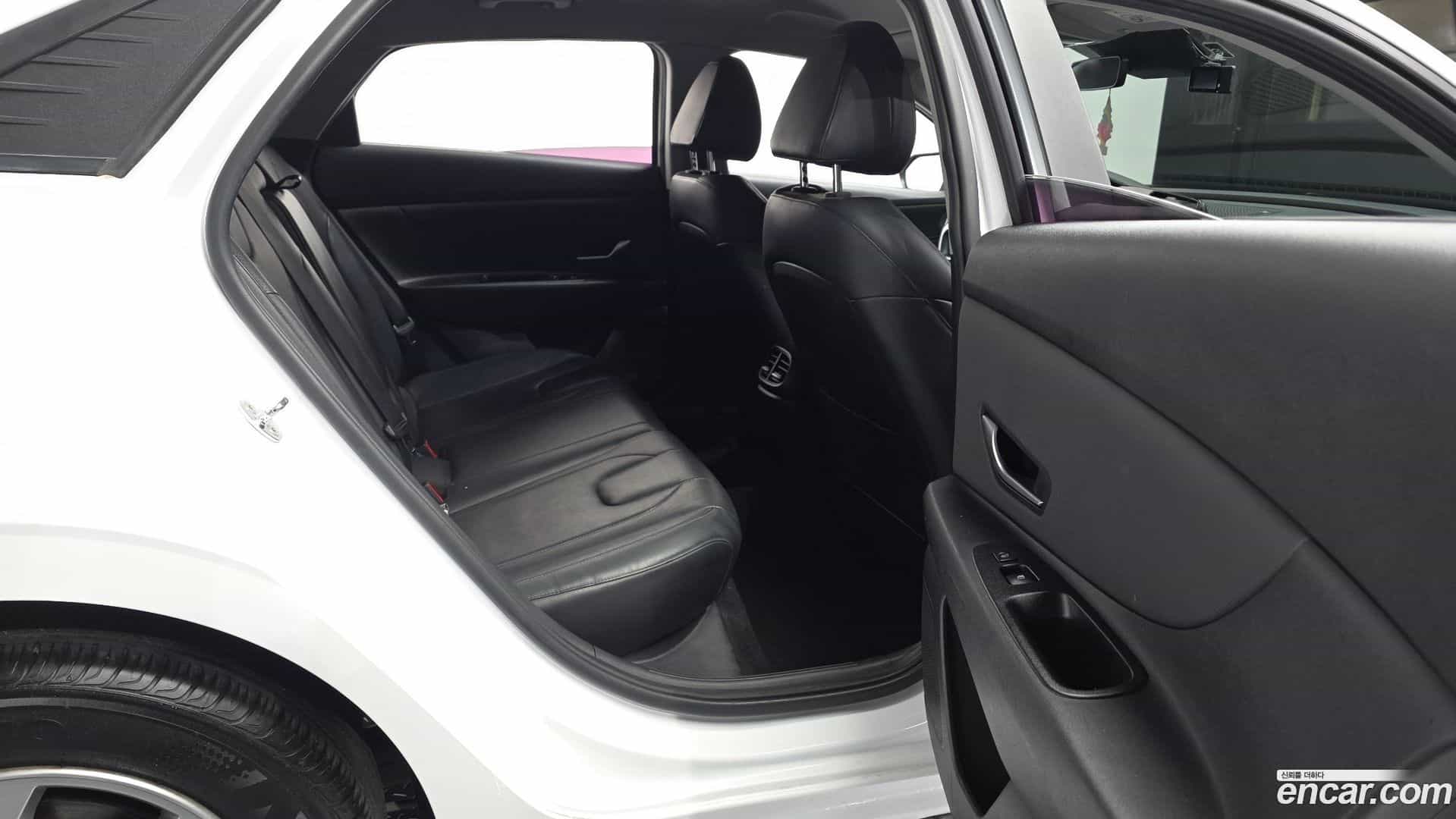 AVANTE Hyundai 2020.6-OPTION-016