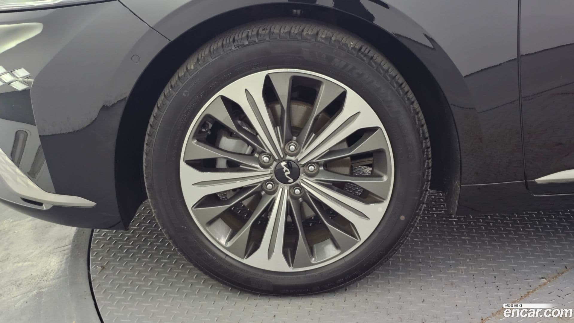 Main__Slider__Photo:K8 Kia 2022.2-4