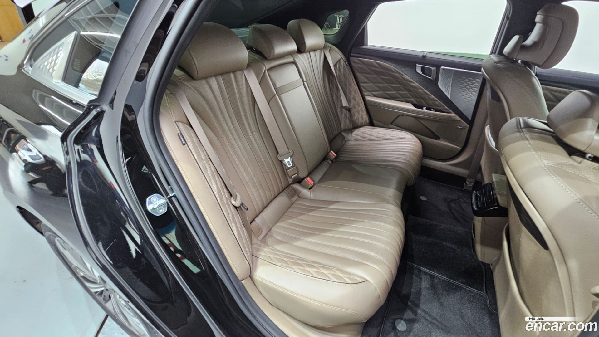 Main__Slider__Photo:K8 Kia 2022.2-10