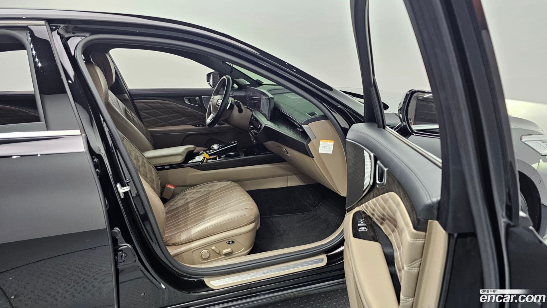 Main__Slider__Photo:K8 Kia 2022.2-17