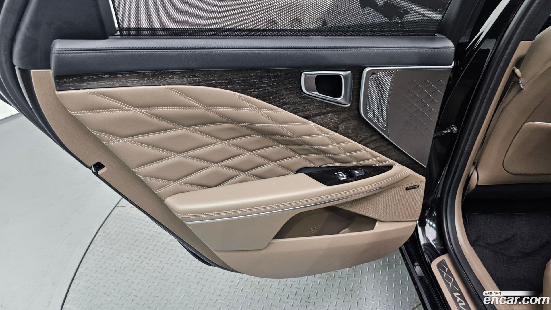 Main__Slider__Photo:K8 Kia 2022.2-24