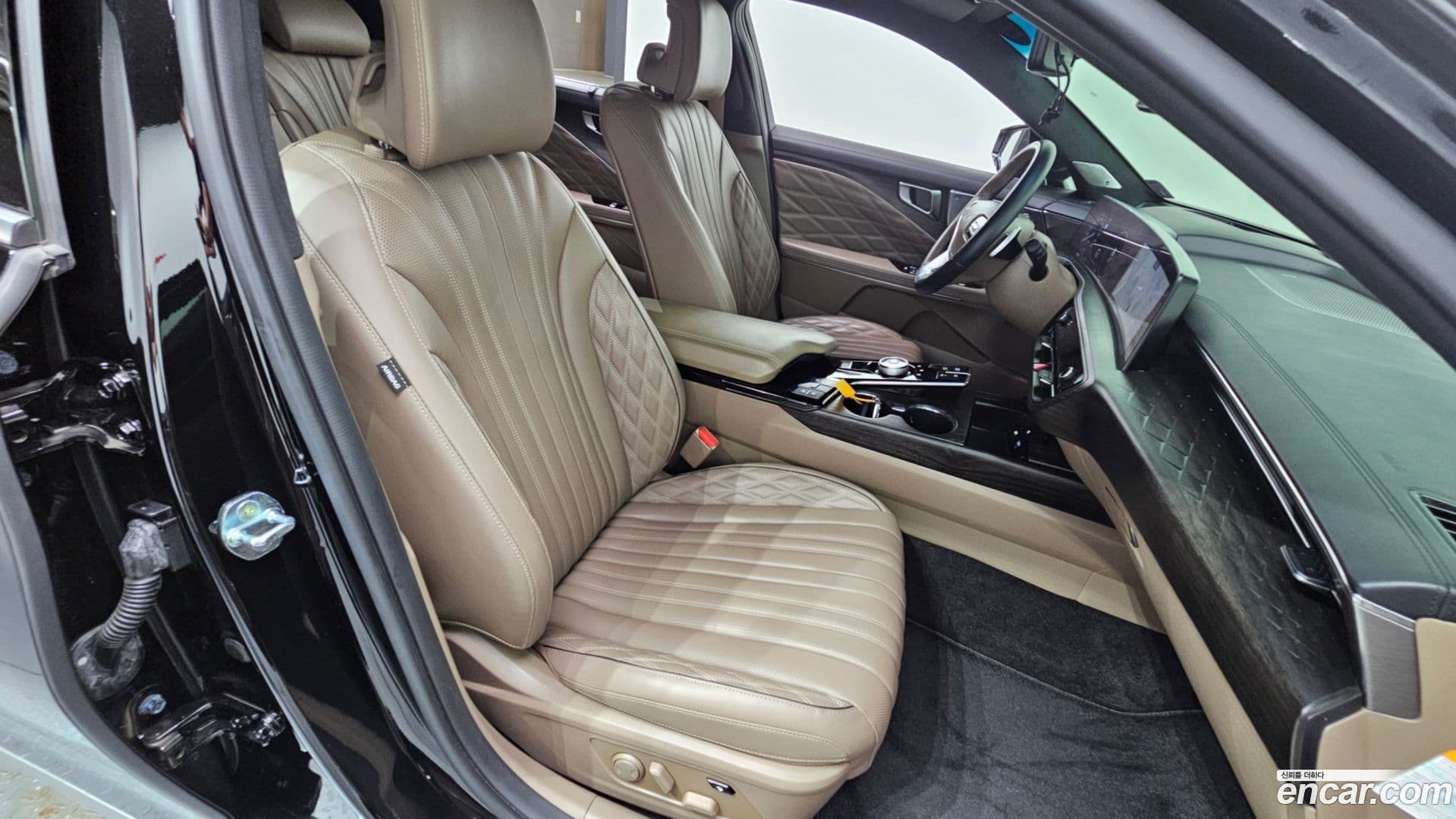 Main__Slider__Photo:K8 Kia 2022.2-25