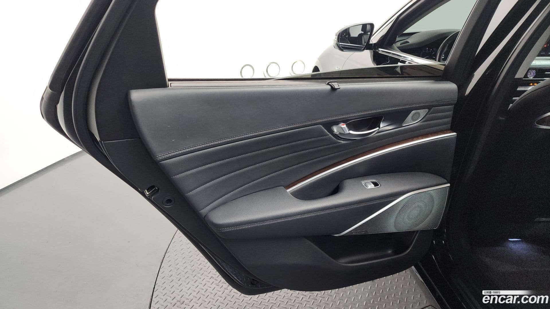Main__Slider__Photo:K9 Kia 2021.3-24