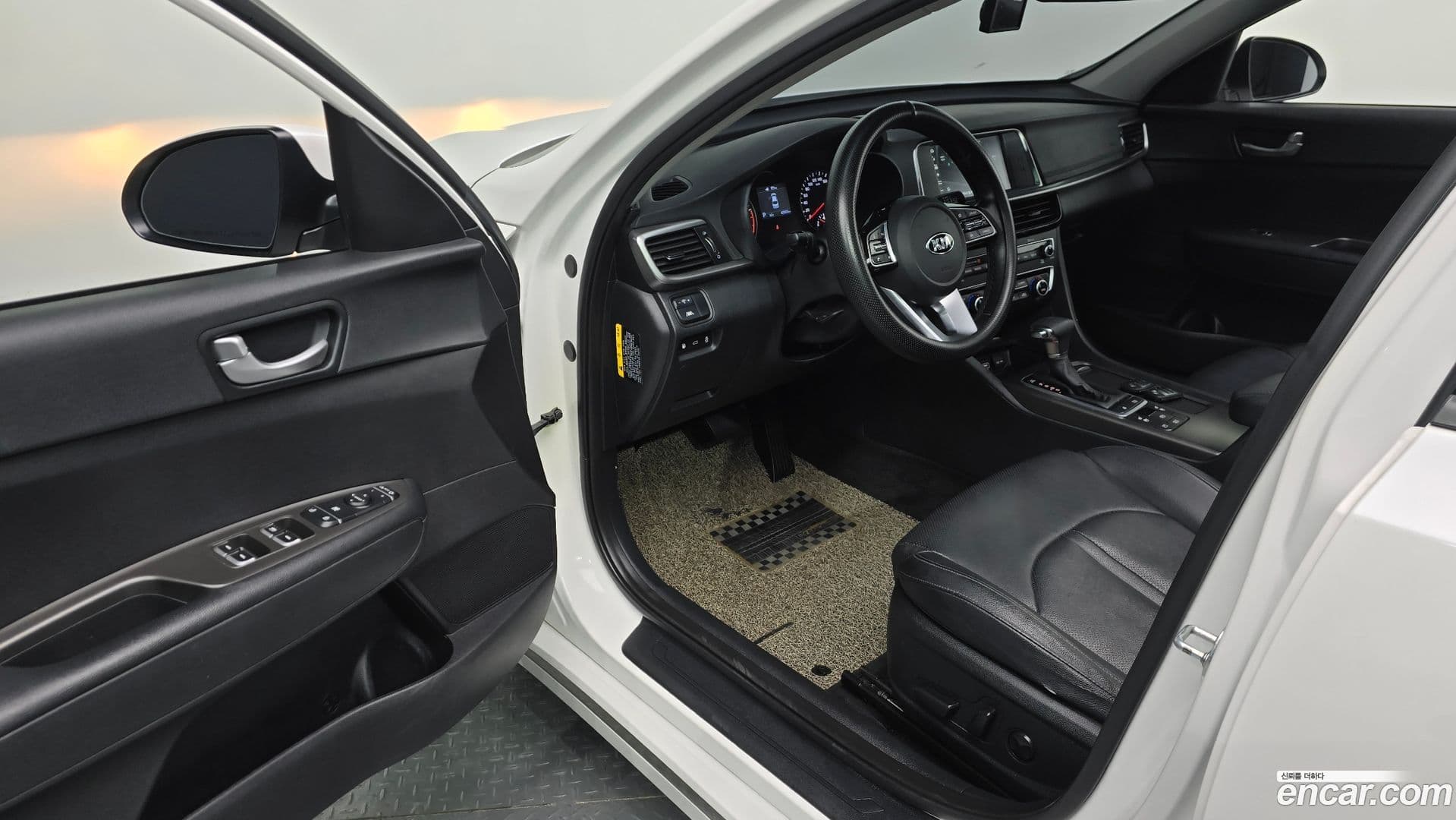 Main__Slider__Photo:K5 Kia 2019.5-9