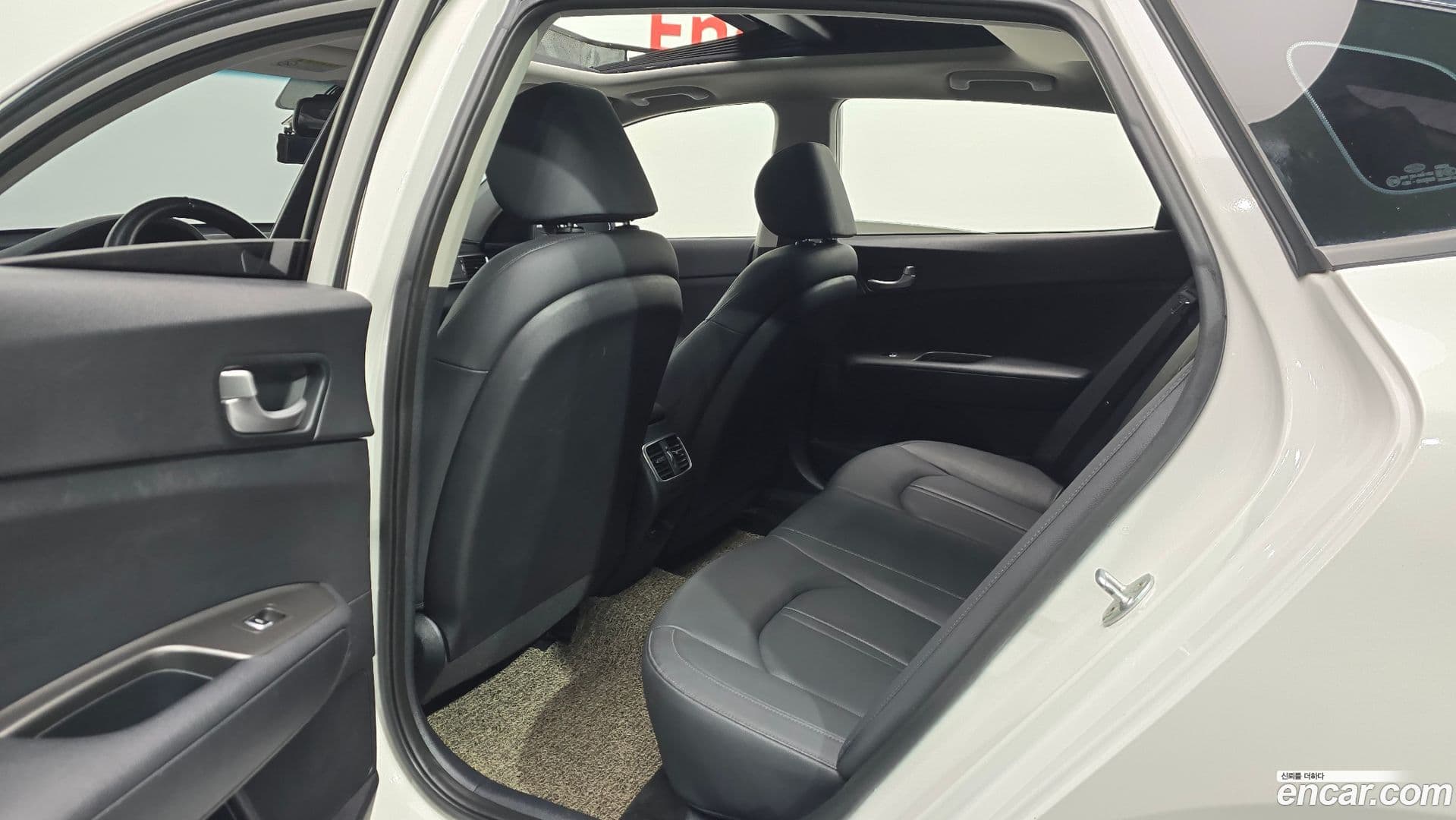 Main__Slider__Photo:K5 Kia 2019.5-10