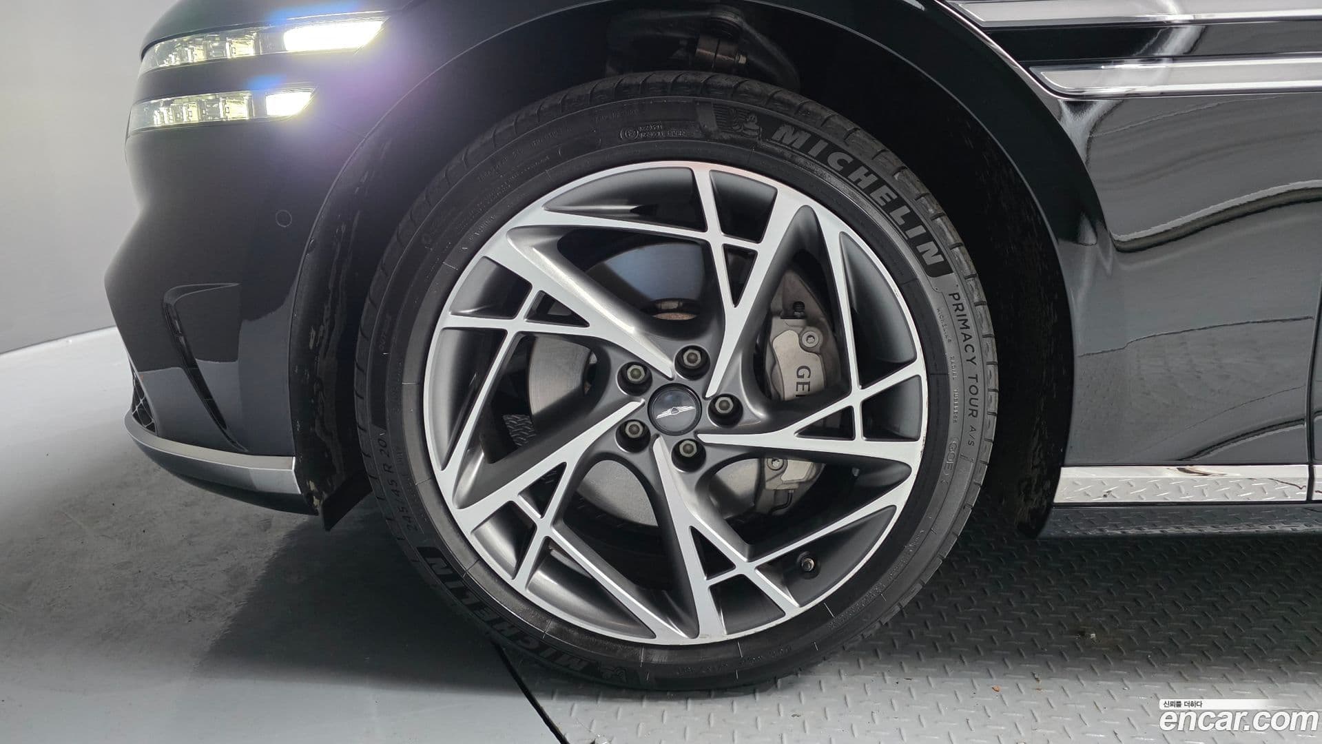 Main__Slider__Photo:G90 Genesis 2022.2-4