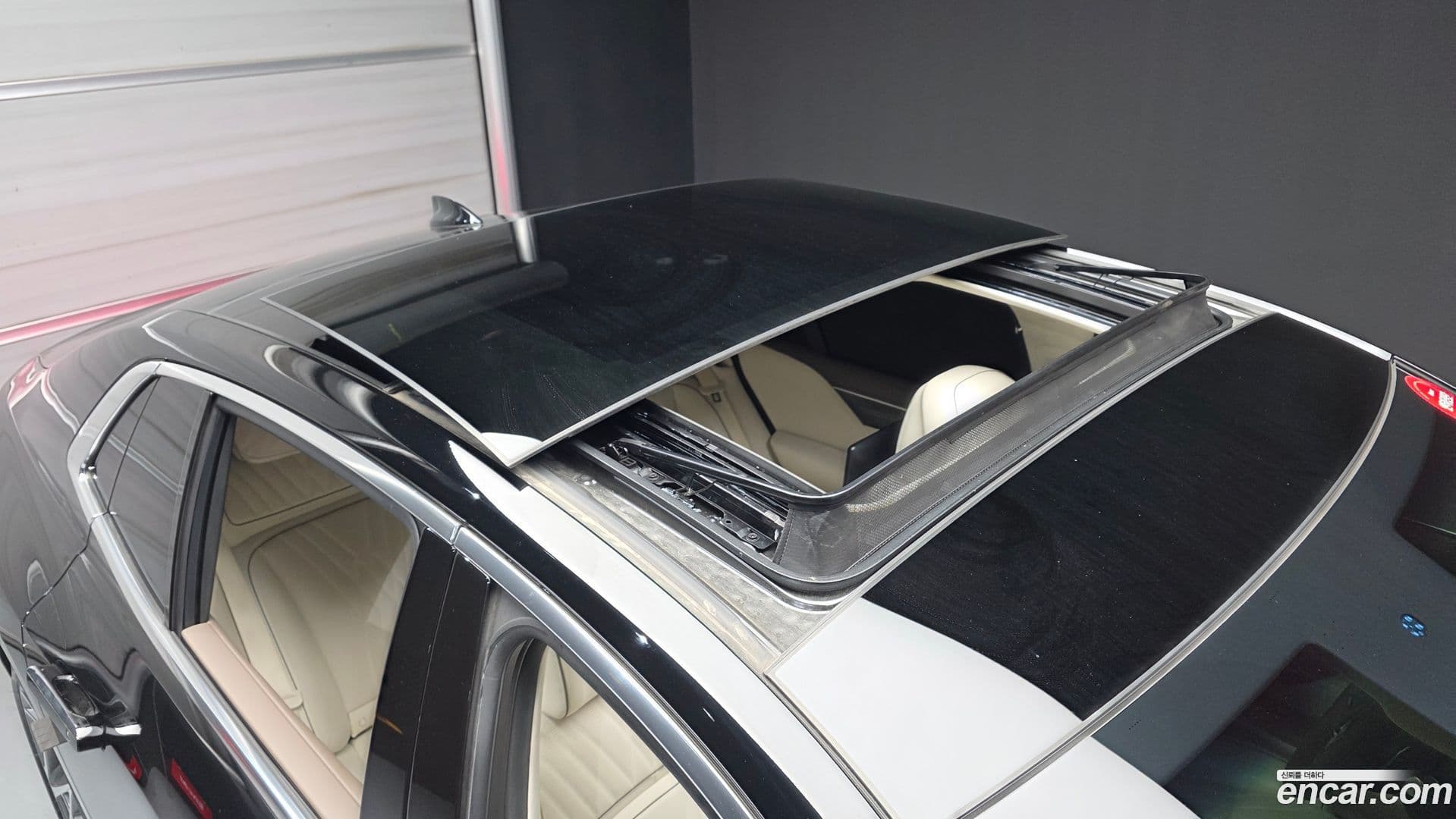 Main__Slider__Photo:G90 Genesis 2022.2-18