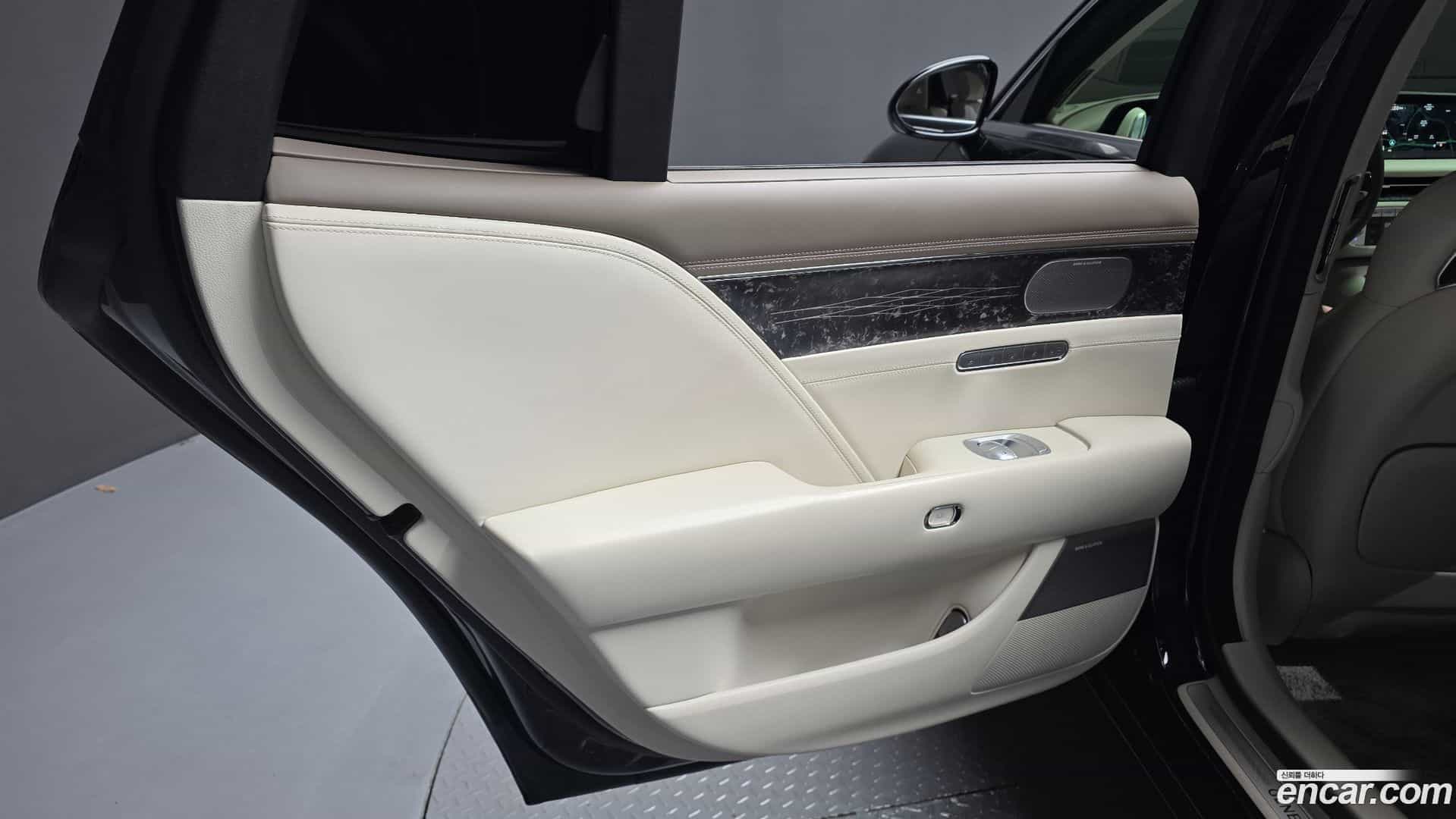 G90 Genesis 2022.2-INNER-035