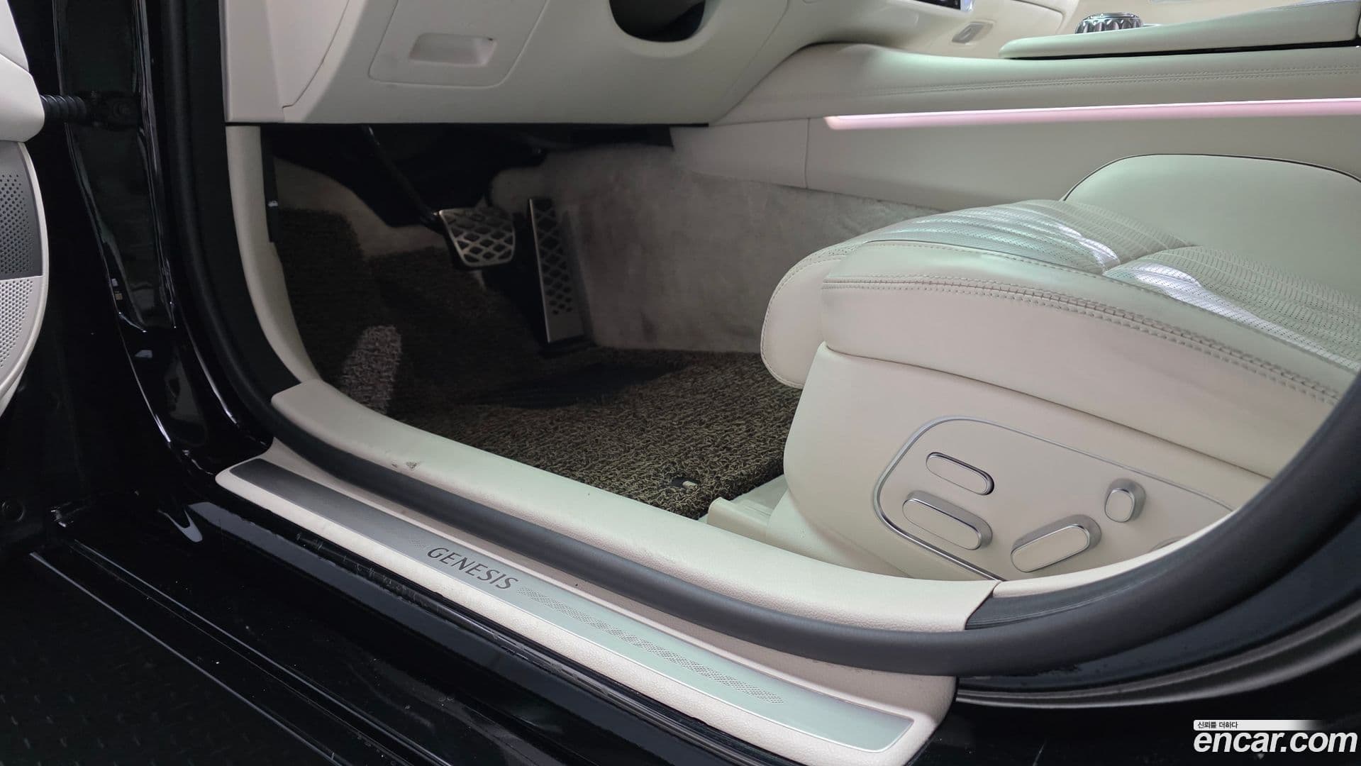 Main__Slider__Photo:G90 Genesis 2022.2-30