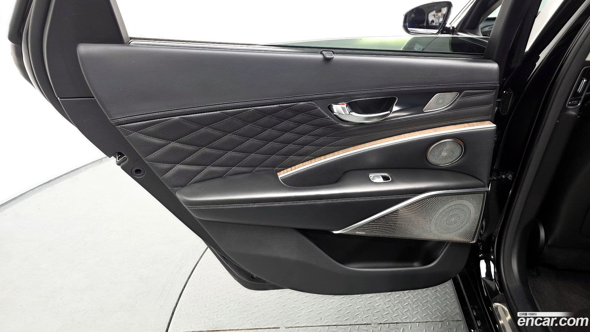 Main__Slider__Photo:K9 Kia 2022.11-24