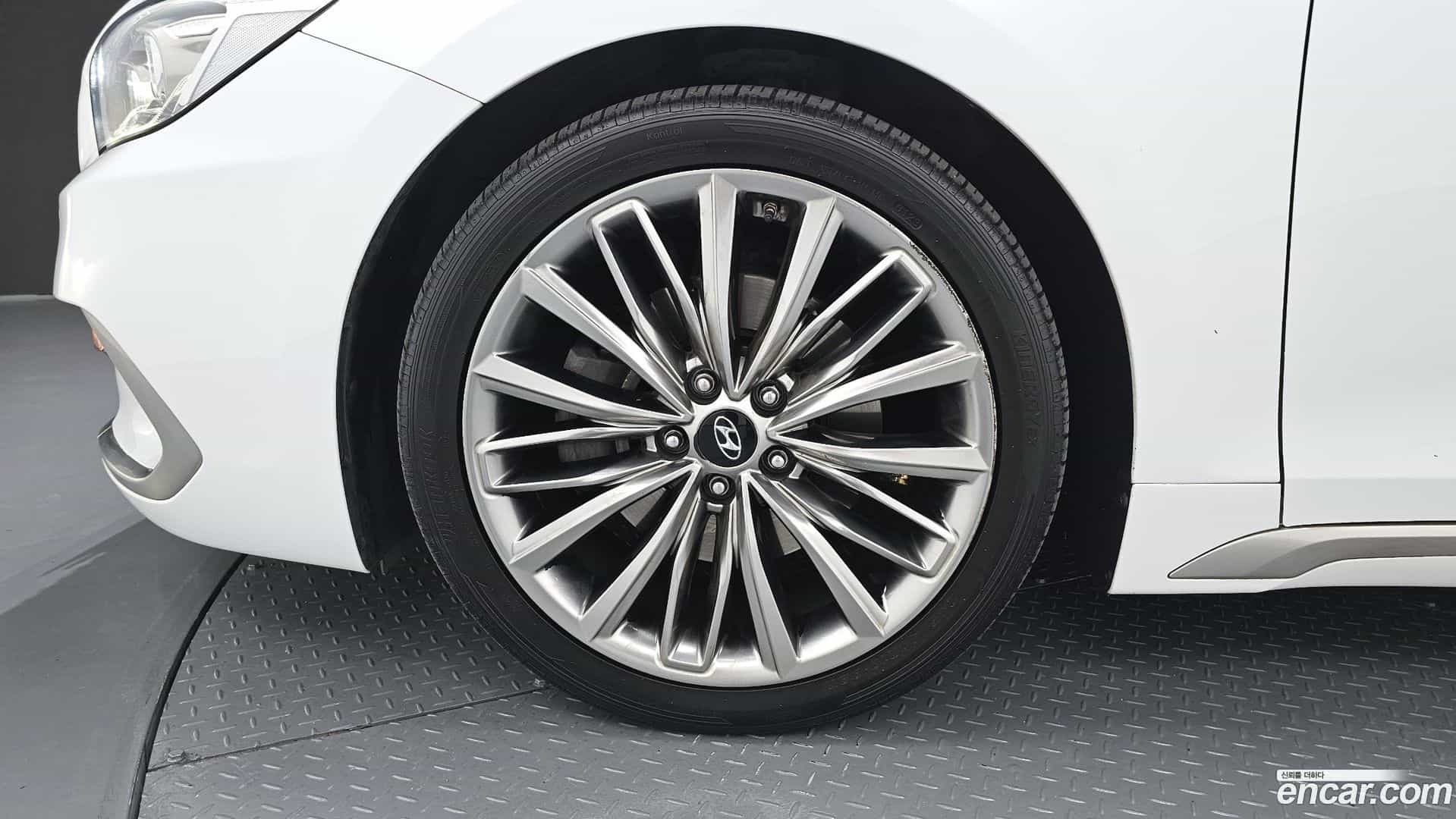 Grandeur Hyundai 2016.11-OUTER-005