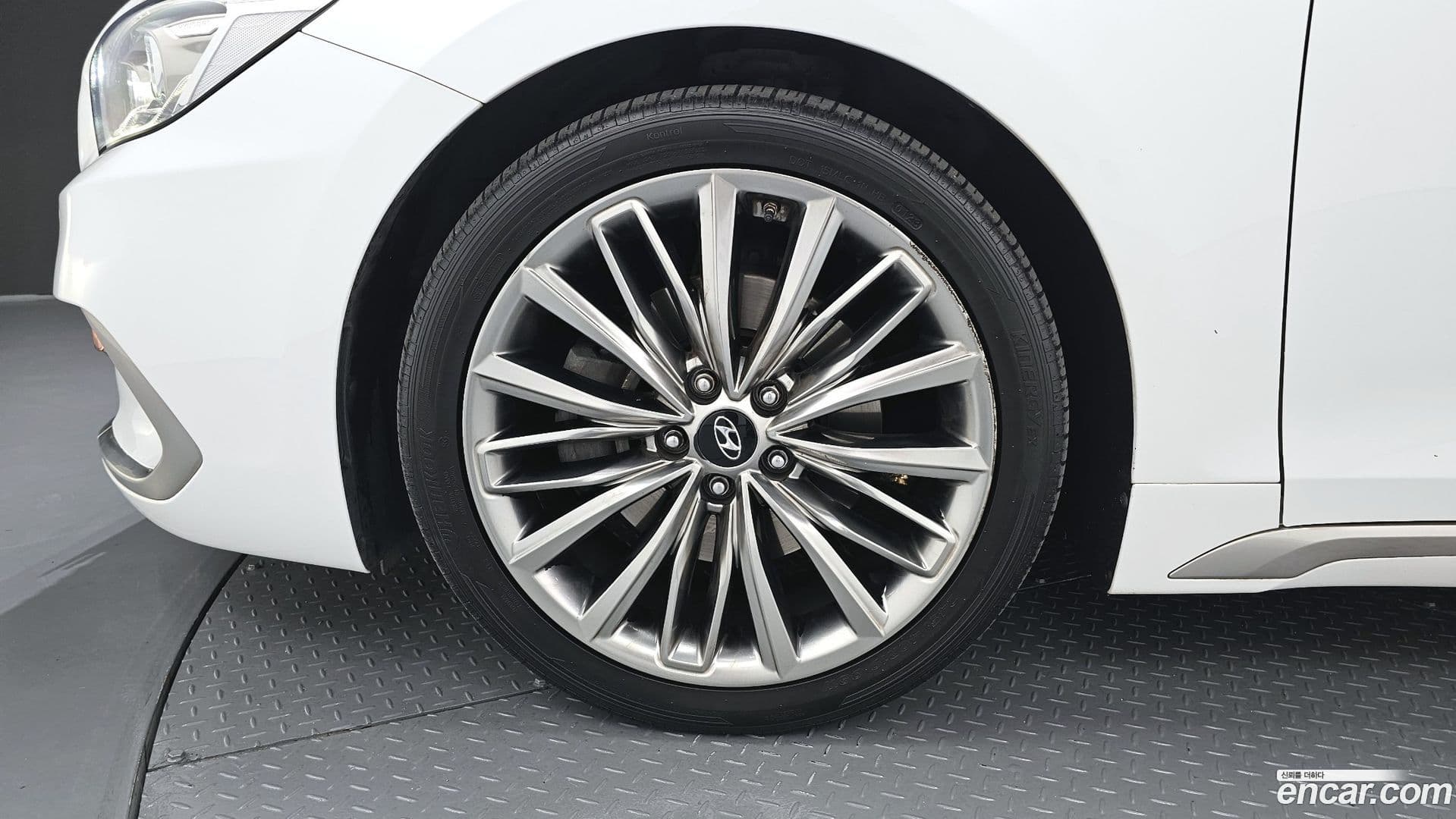 Main__Slider__Photo:Grandeur Hyundai 2016.11-4