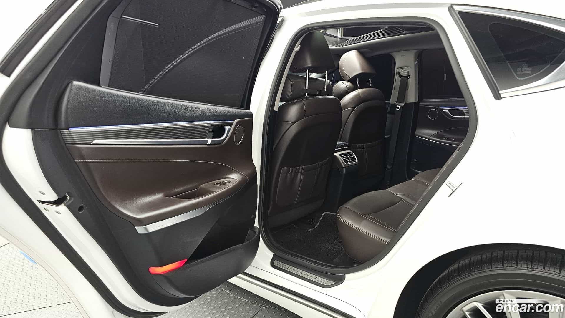 Grandeur Hyundai 2016.11-OPTION-015