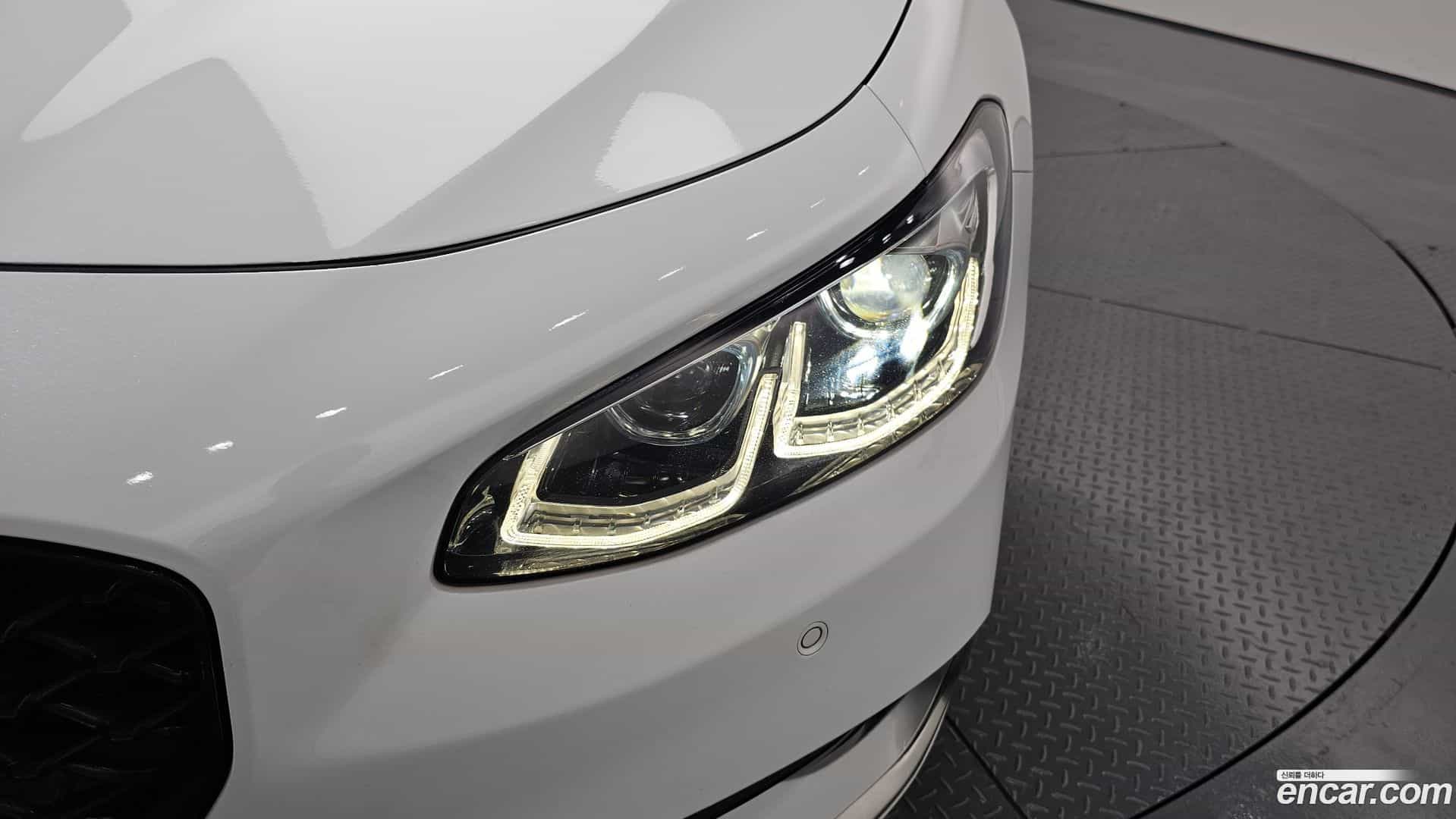 Grandeur Hyundai 2016.11-OUTER-032
