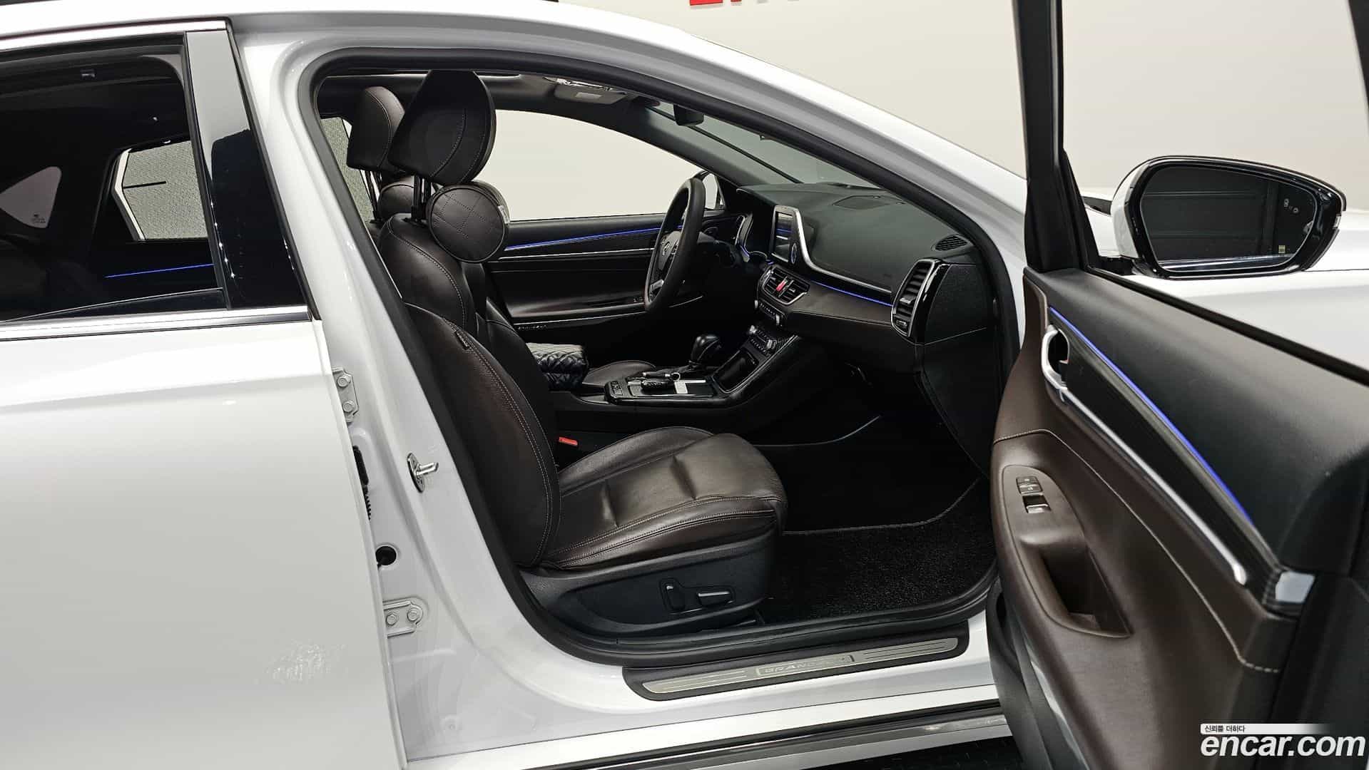 Grandeur Hyundai 2016.11-INNER-036