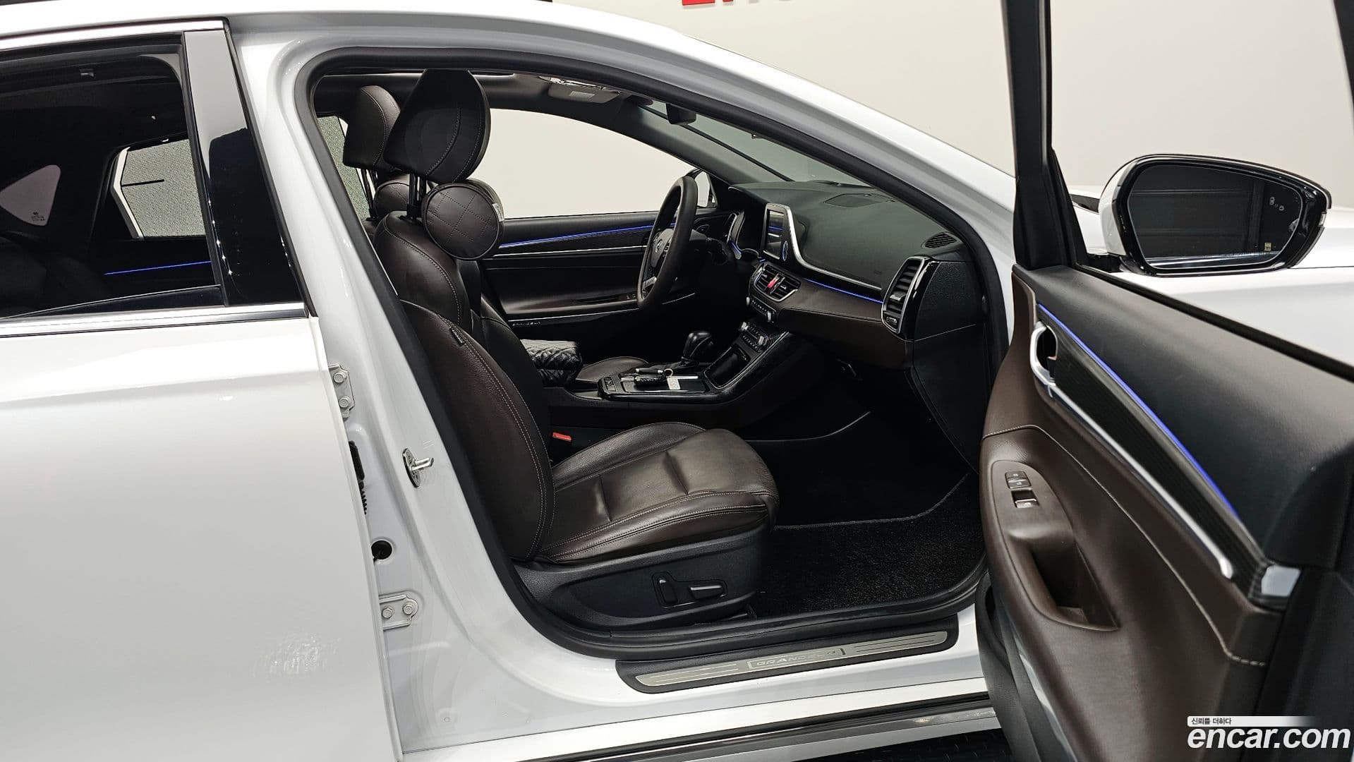 Main__Slider__Photo:Grandeur Hyundai 2016.11-25