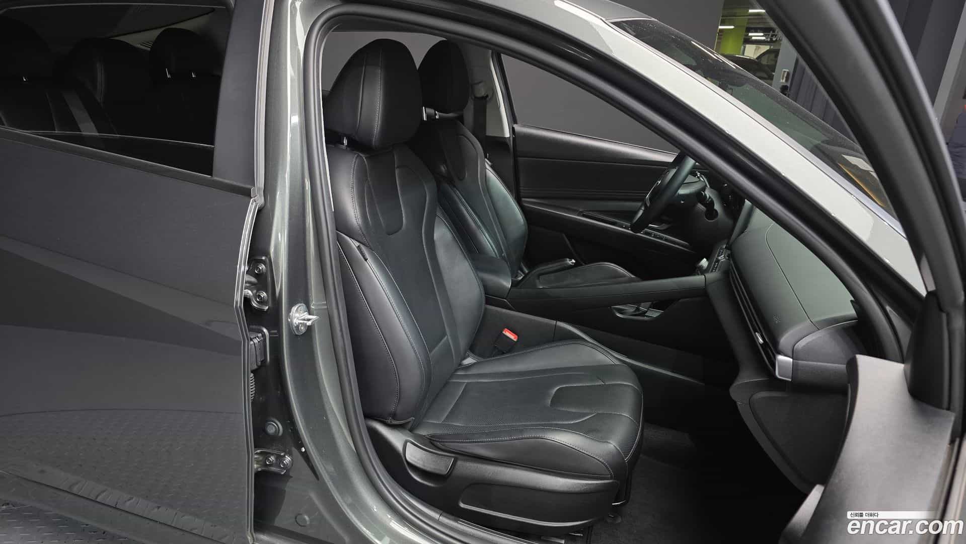 AVANTE Hyundai 2022.4-OPTION-016