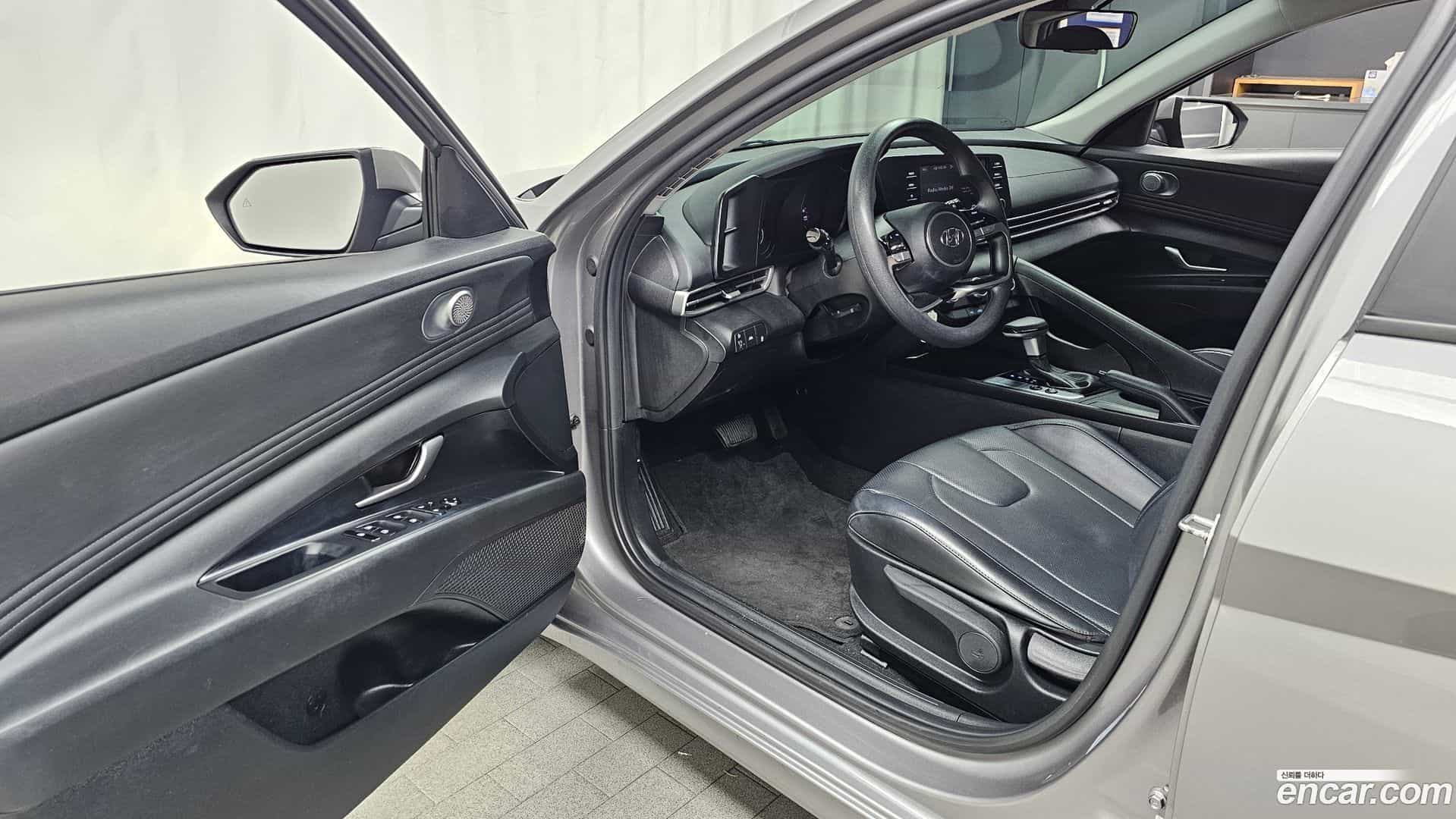 AVANTE Hyundai 2022.6-INNER-010