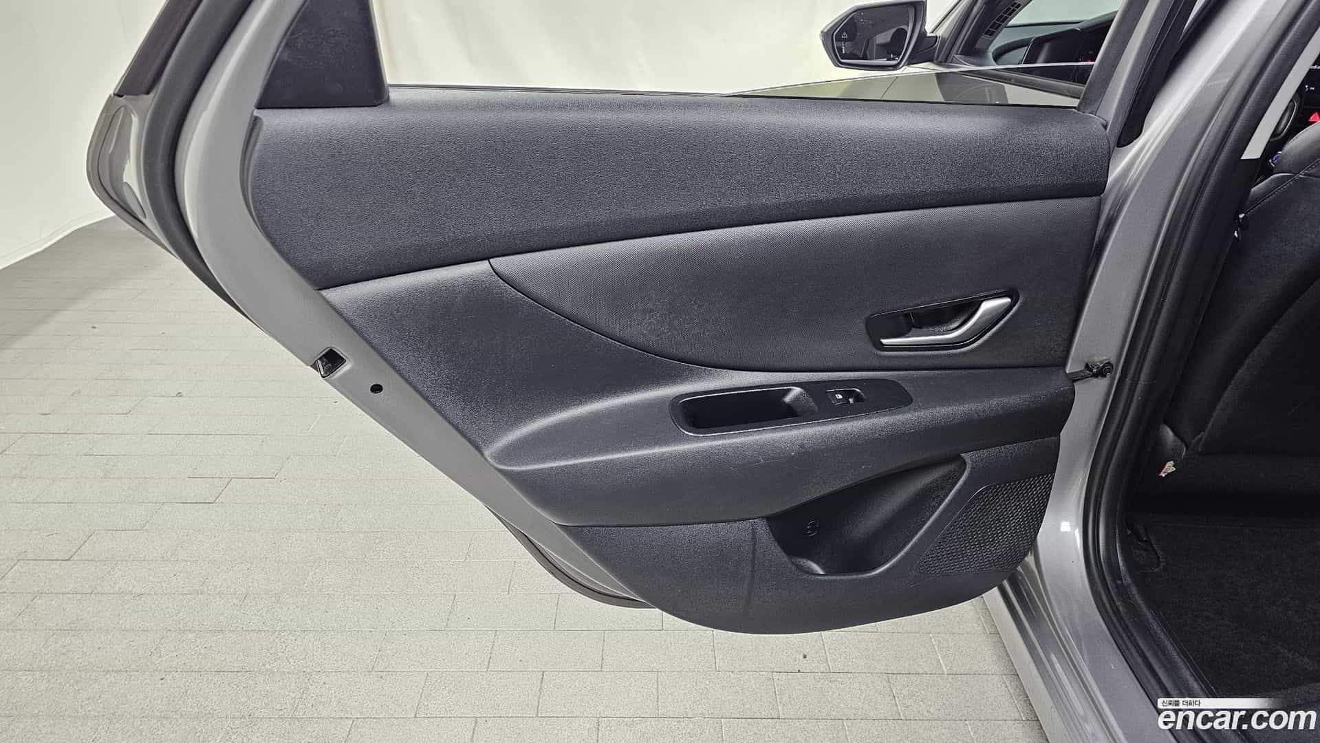 AVANTE Hyundai 2022.6-INNER-035