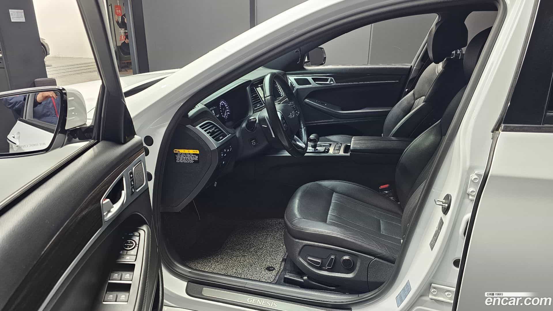 G80 Genesis 2019.11-INNER-010