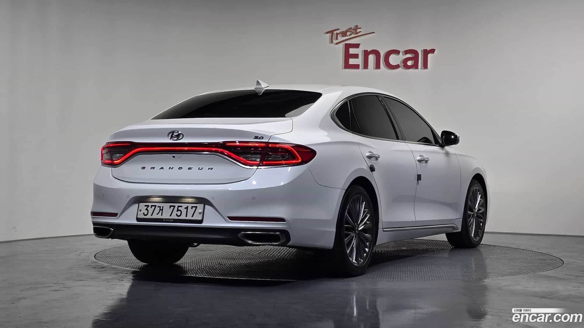 Grandeur Hyundai 2018.6-OUTER-002
