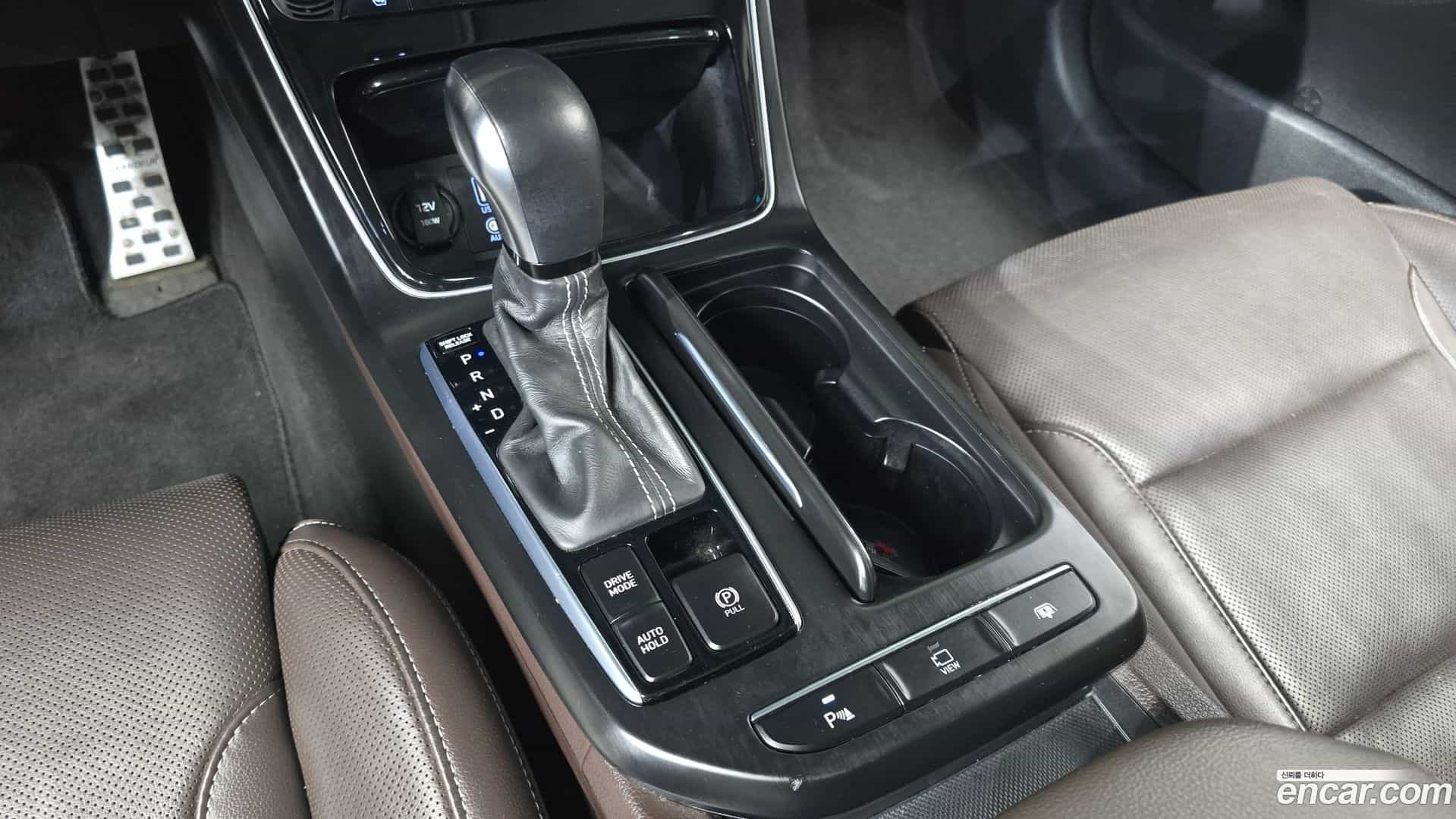 Grandeur Hyundai 2018.6-INNER-009