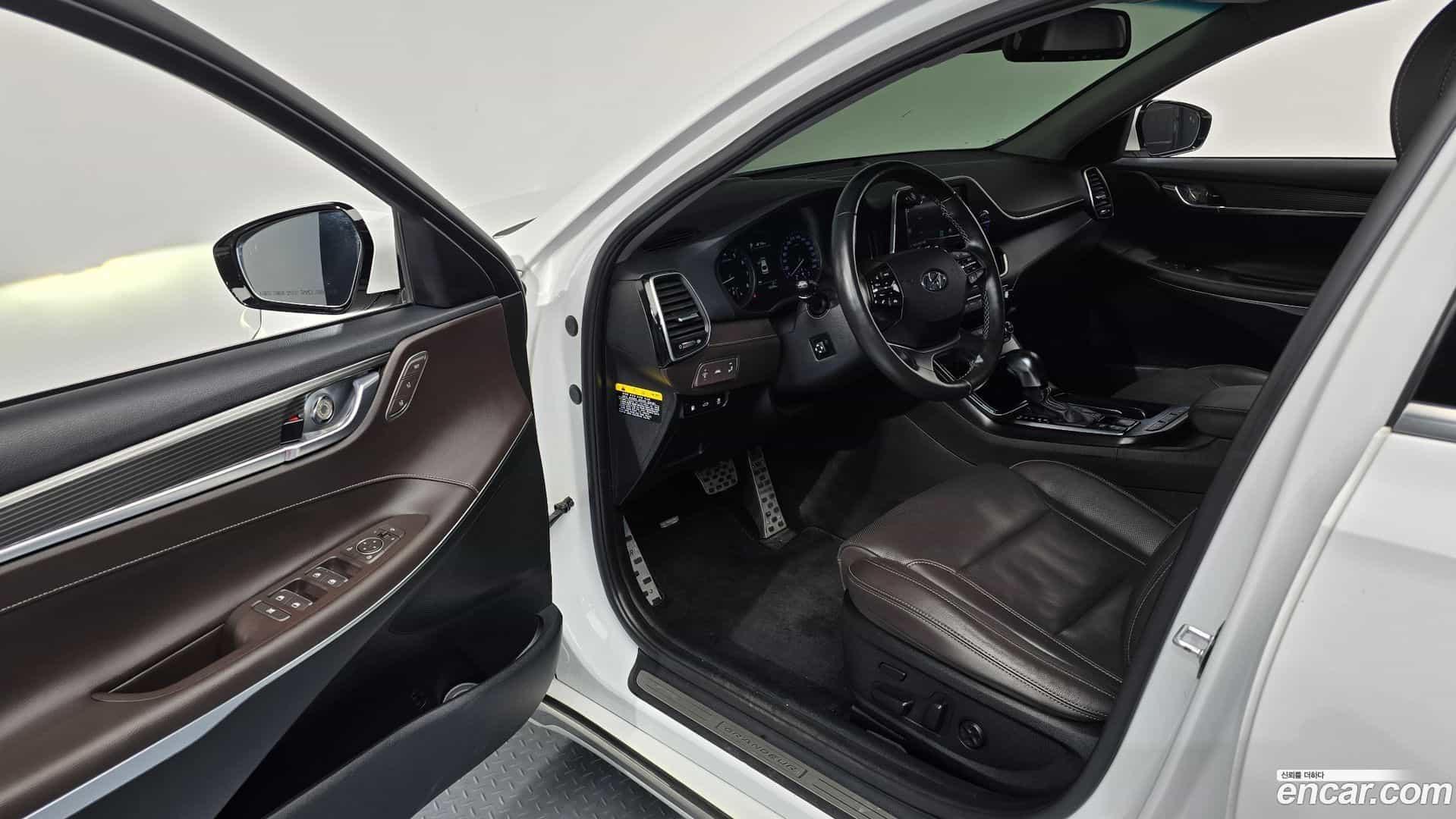 Grandeur Hyundai 2018.6-INNER-010