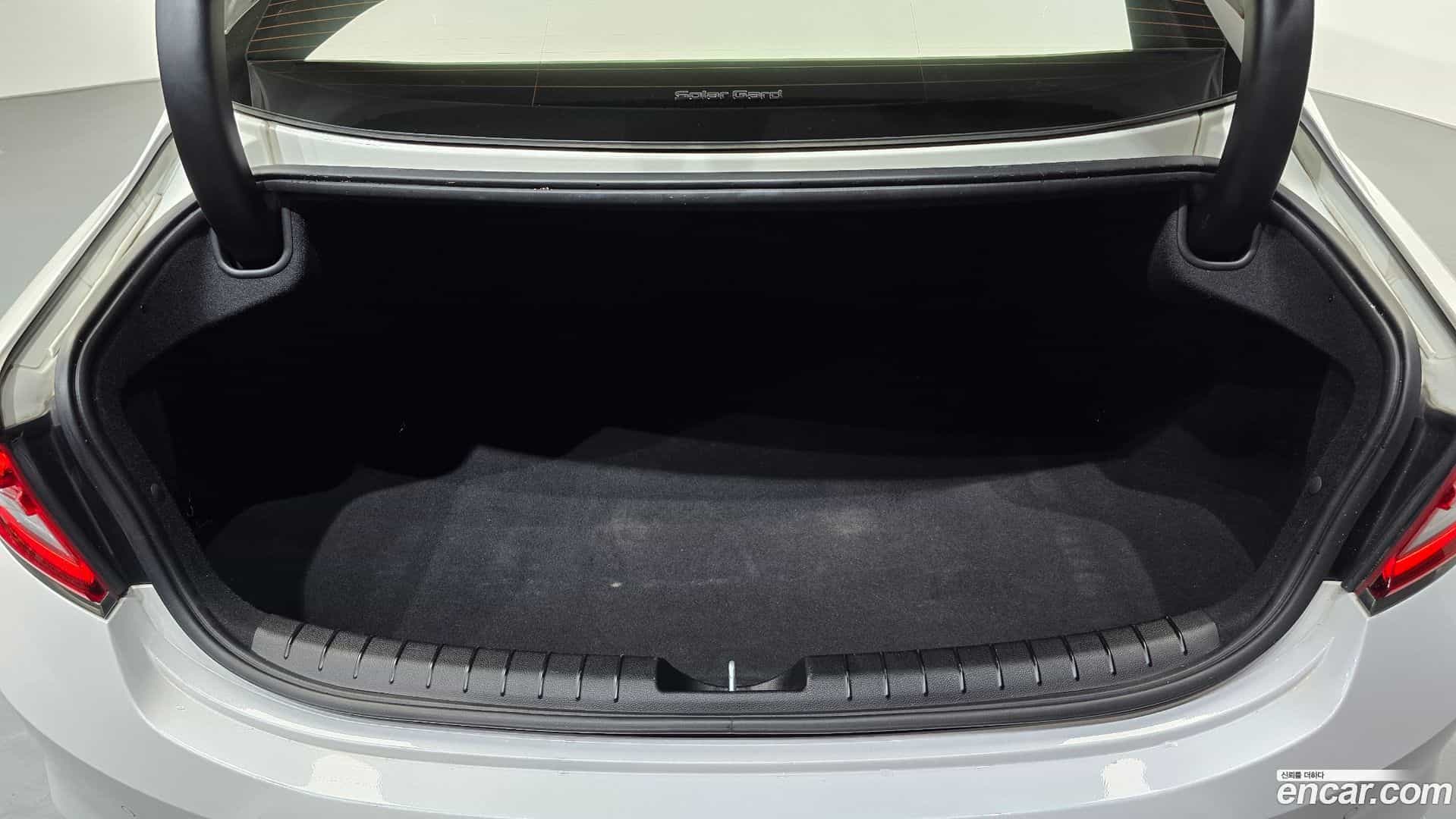 Grandeur Hyundai 2018.6-OPTION-024