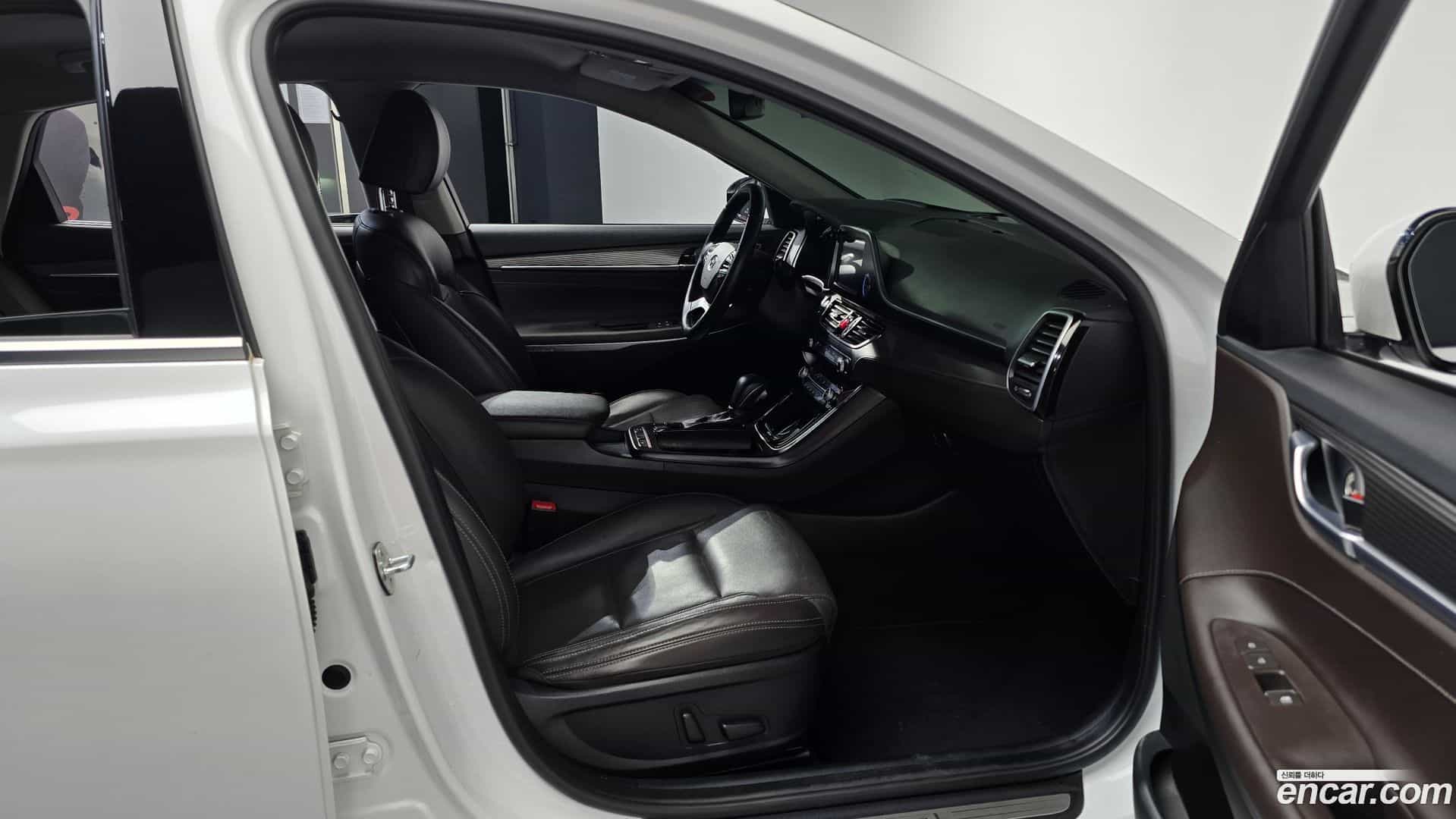 Grandeur Hyundai 2018.6-INNER-036