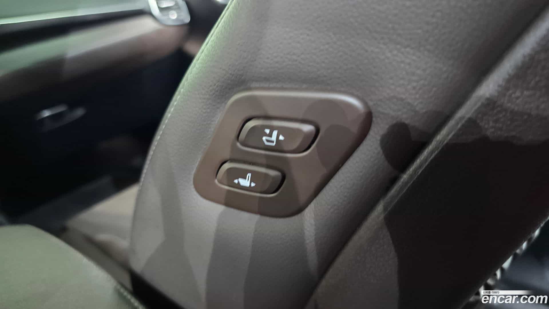 Grandeur Hyundai 2018.6-OPTION-045