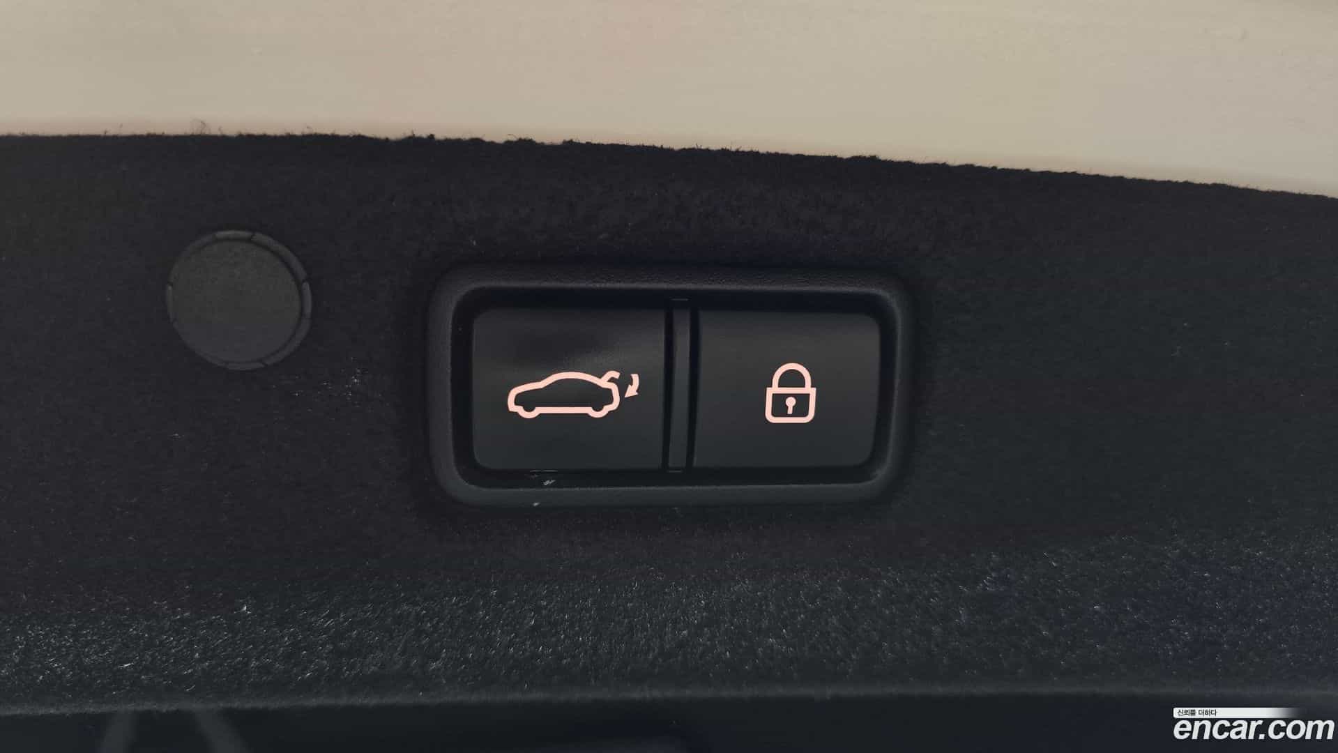 Grandeur Hyundai 2018.6-OPTION-047