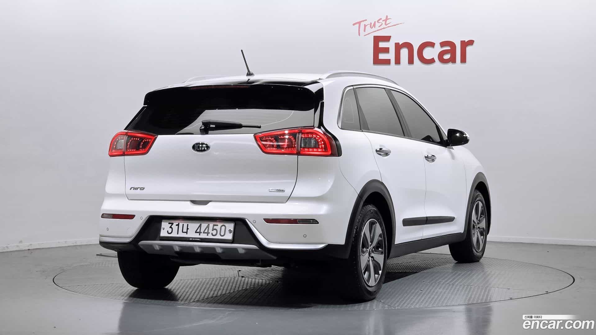 Niro Kia 2017.8-OUTER-002