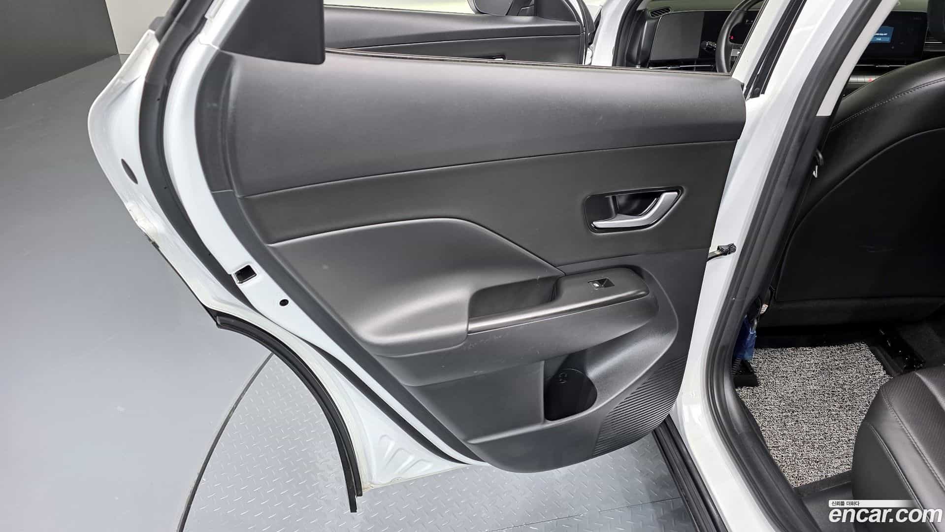 Kona Hyundai 2023.9-INNER-035
