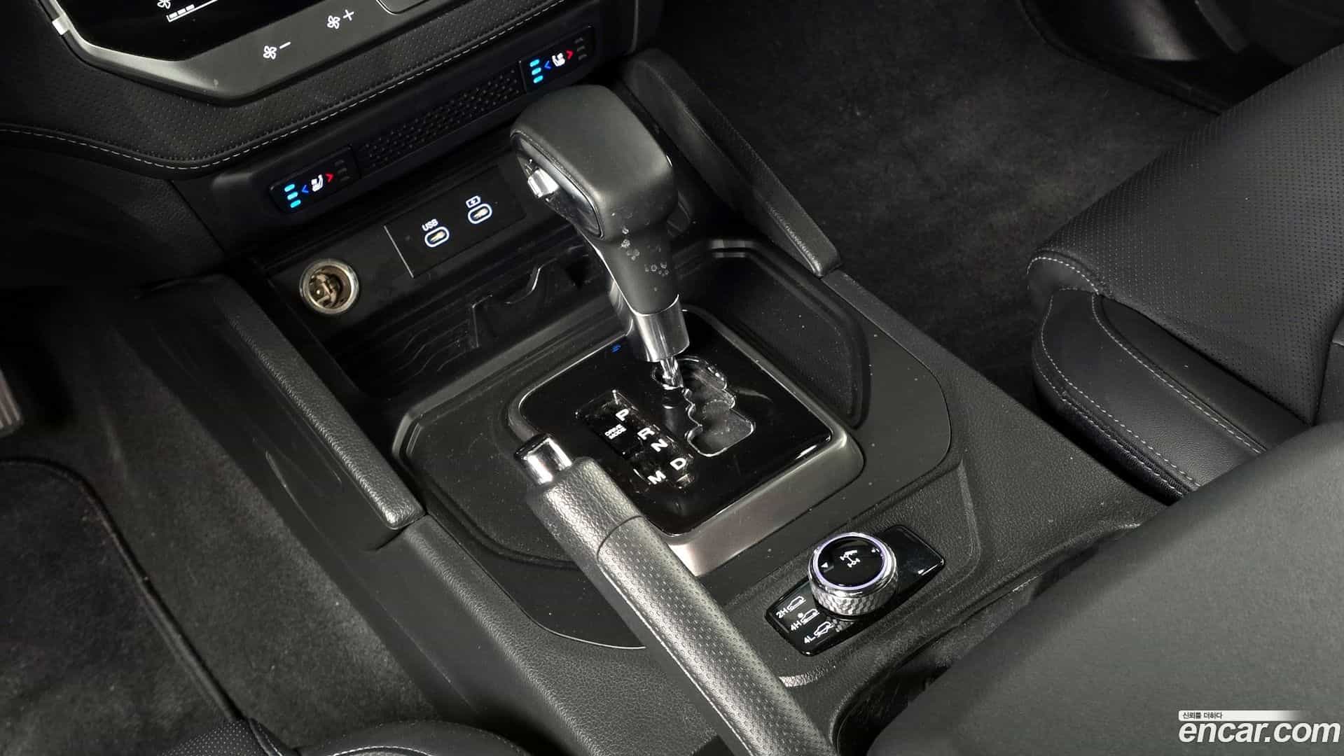 Rexton KG Mobility 2023.8-INNER-009