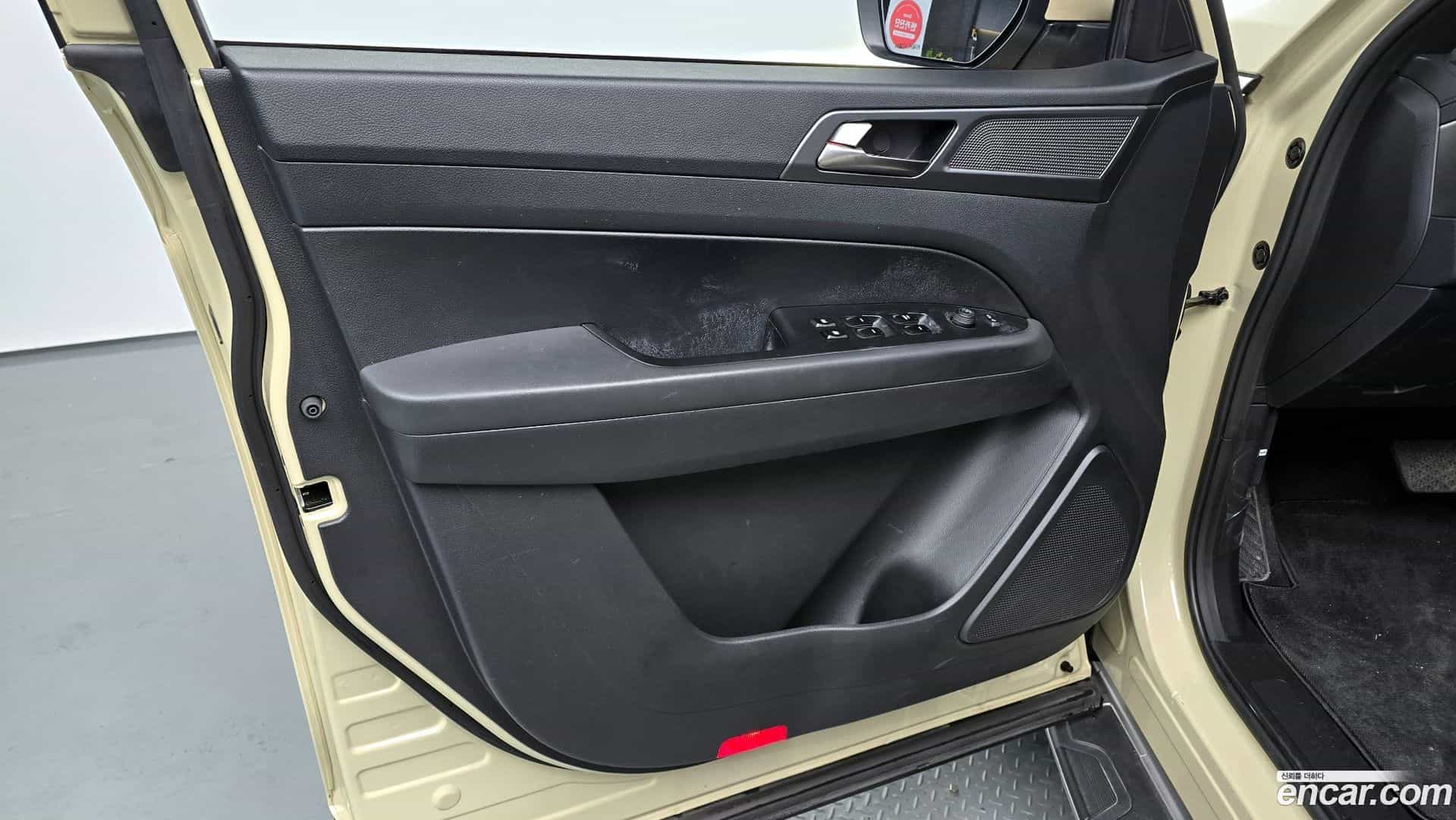 Rexton KG Mobility 2023.8-INNER-034