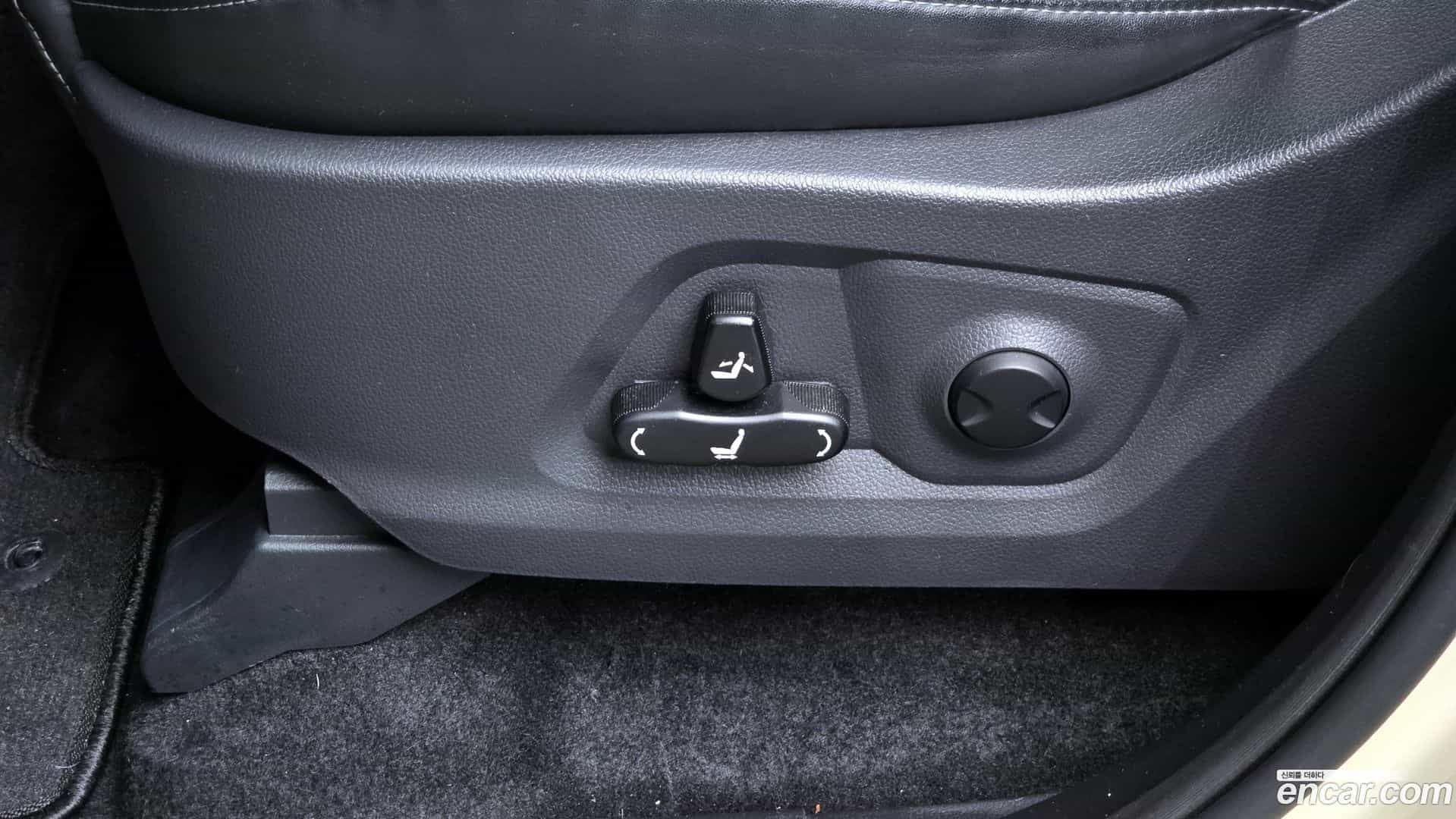 Rexton KG Mobility 2023.8-OPTION-042