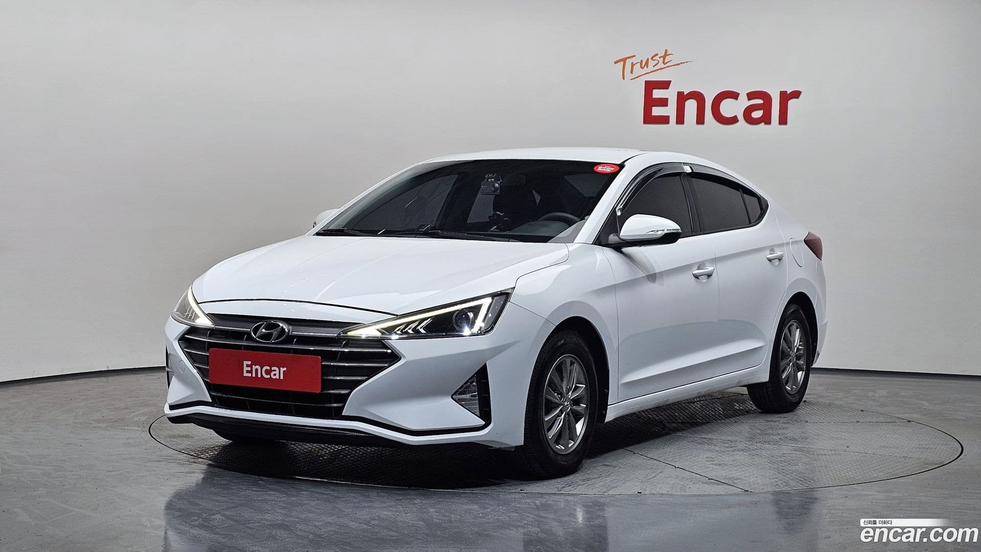 Main__Slider__Photo:AVANTE Hyundai 2019.5-0
