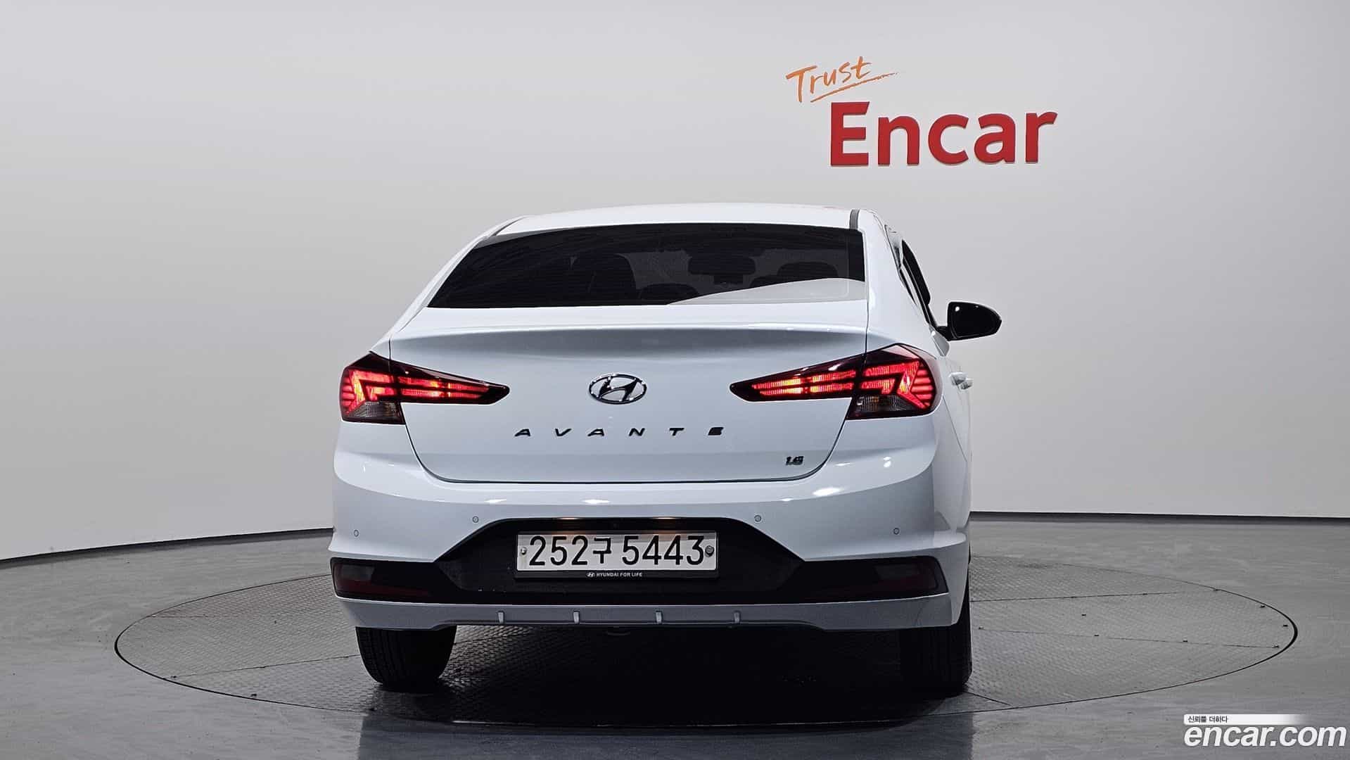 AVANTE Hyundai 2019.5-OUTER-004
