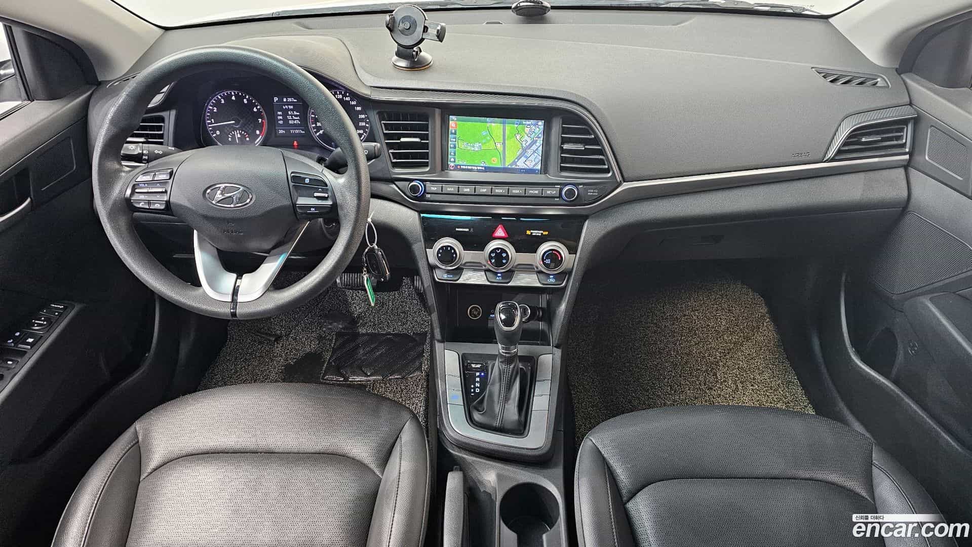 AVANTE Hyundai 2019.5-INNER-007