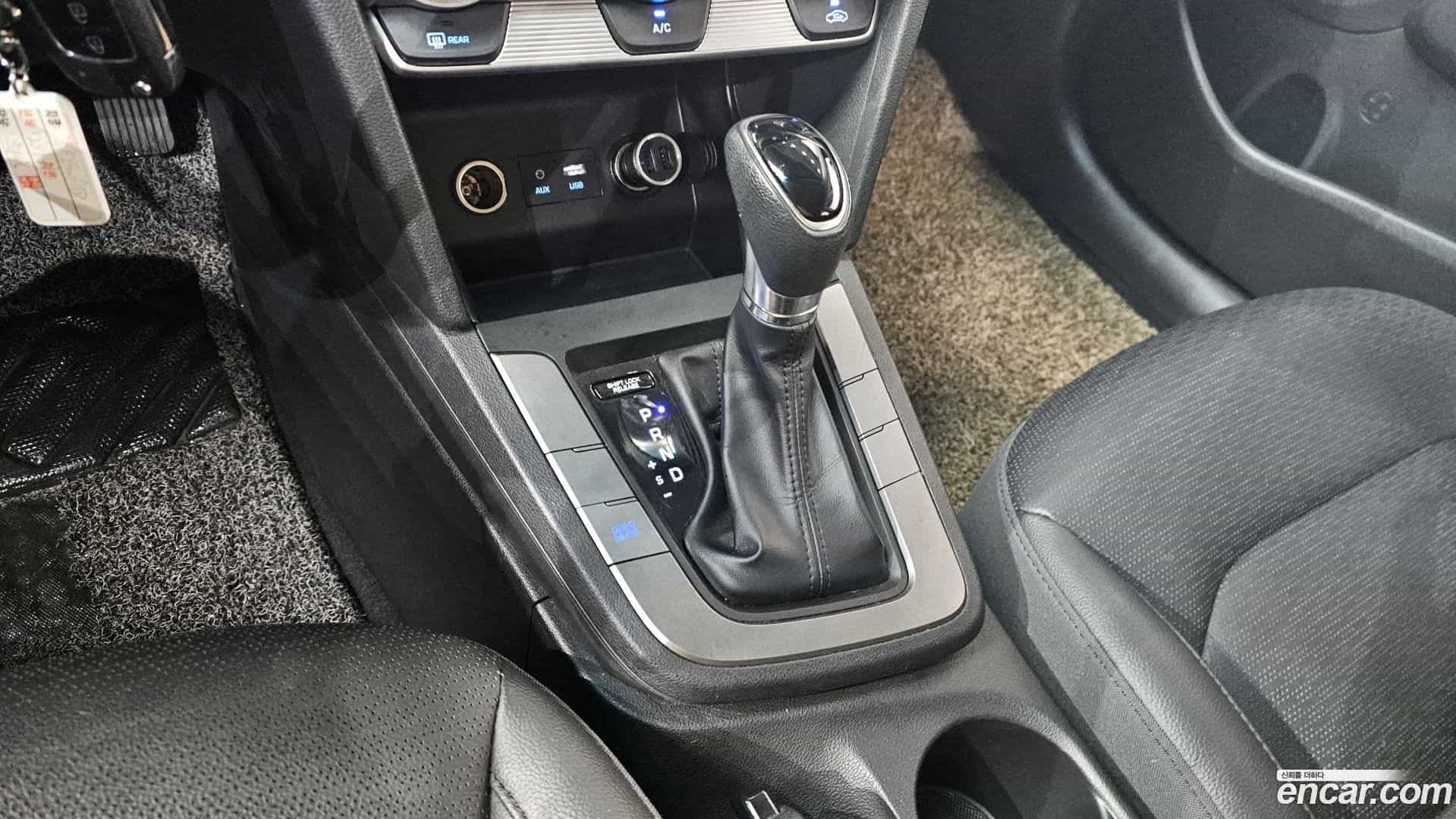 AVANTE Hyundai 2019.5-INNER-009