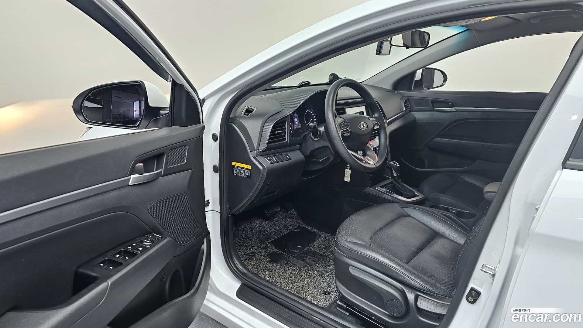AVANTE Hyundai 2019.5-INNER-010
