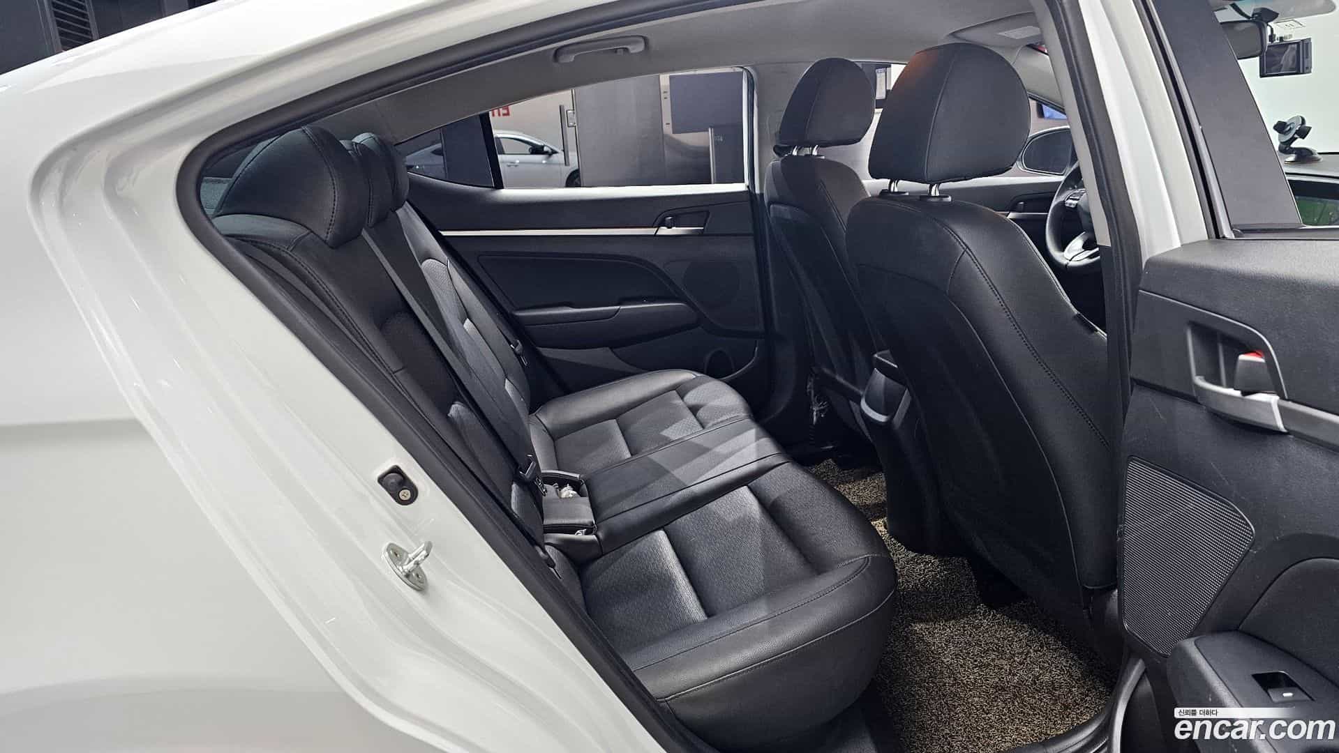 AVANTE Hyundai 2019.5-OPTION-015