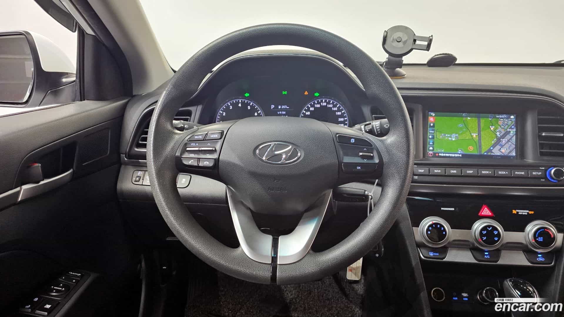 AVANTE Hyundai 2019.5-OPTION-017