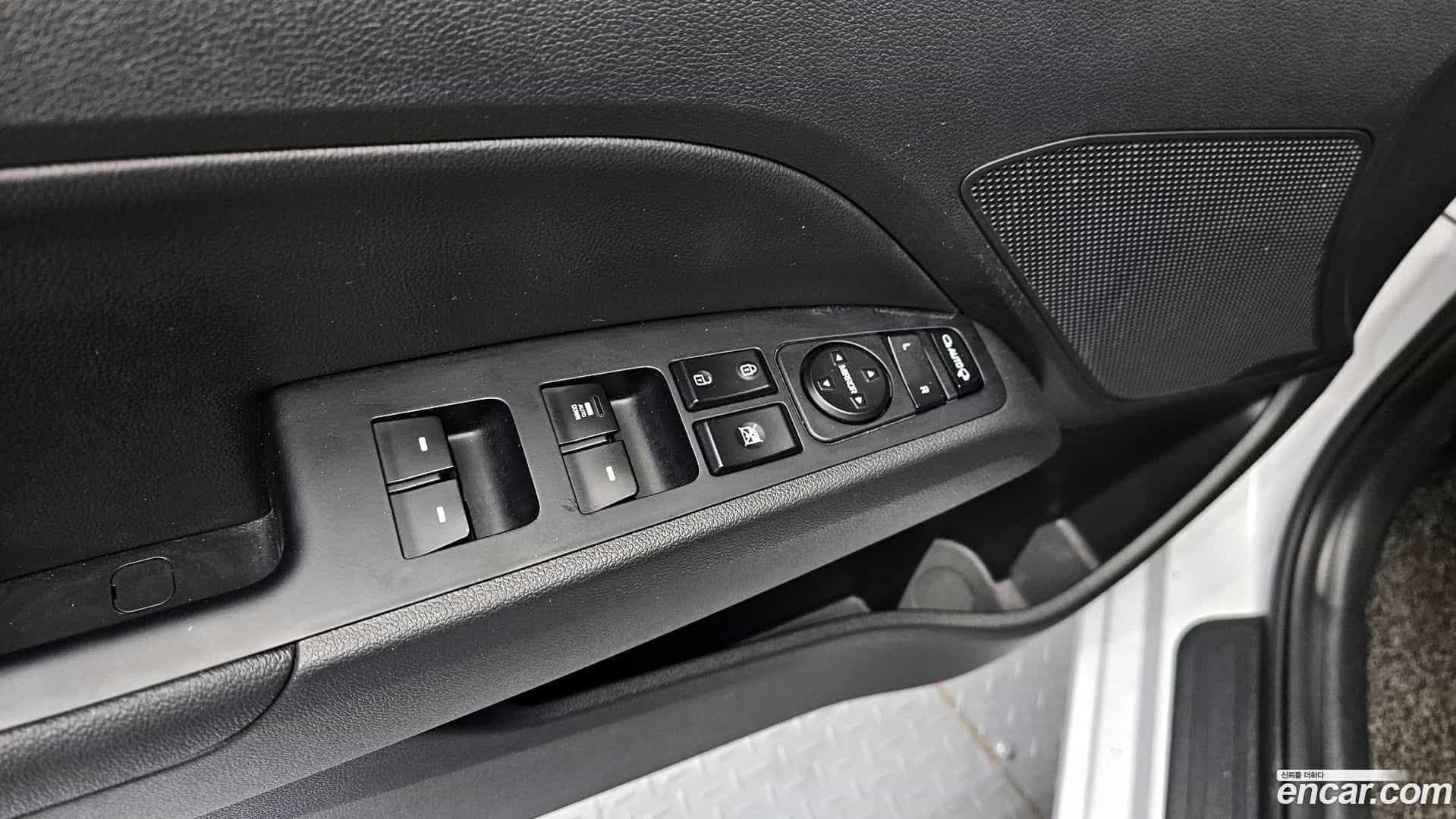 AVANTE Hyundai 2019.5-OPTION-023