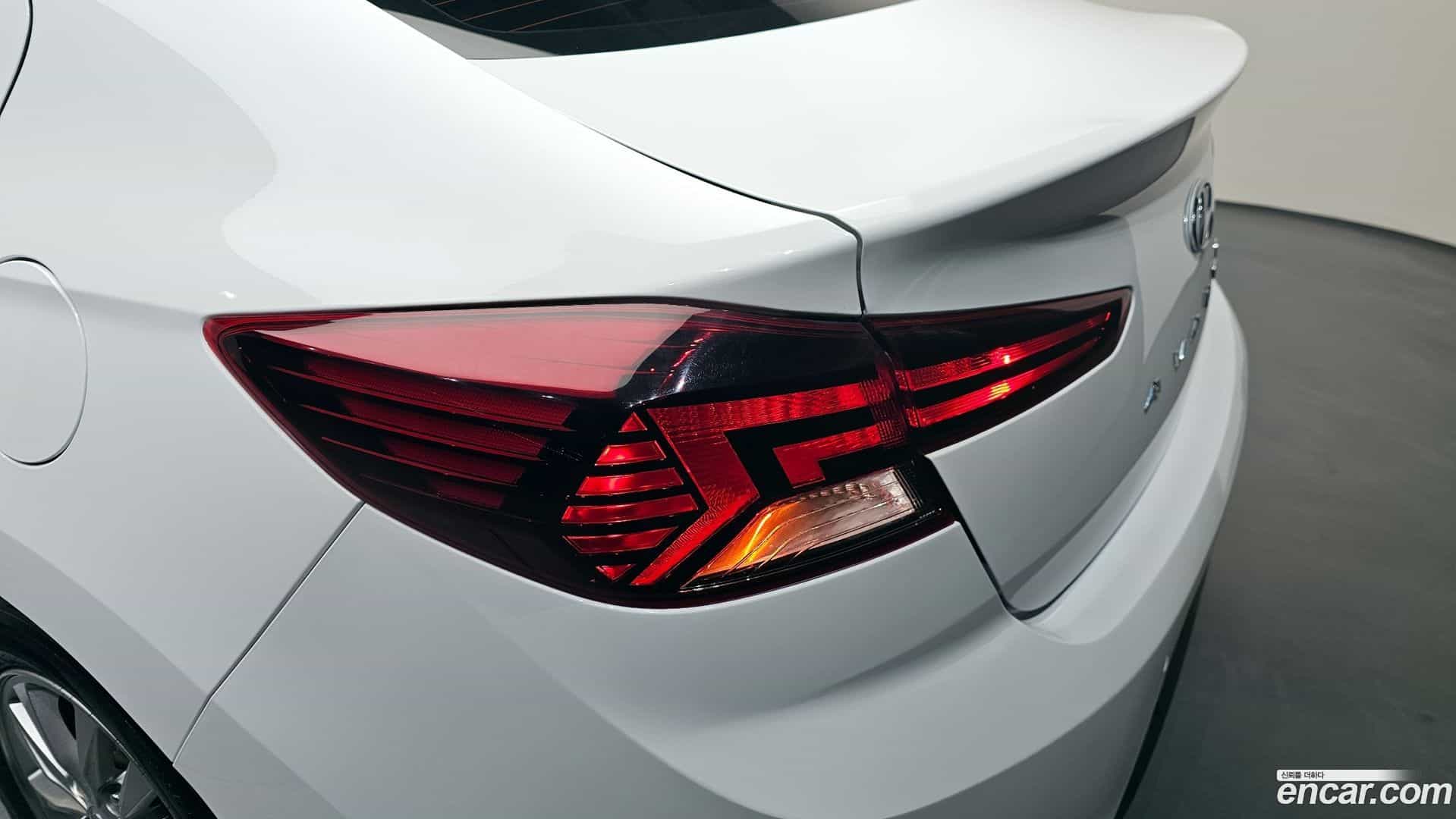 AVANTE Hyundai 2019.5-OUTER-033