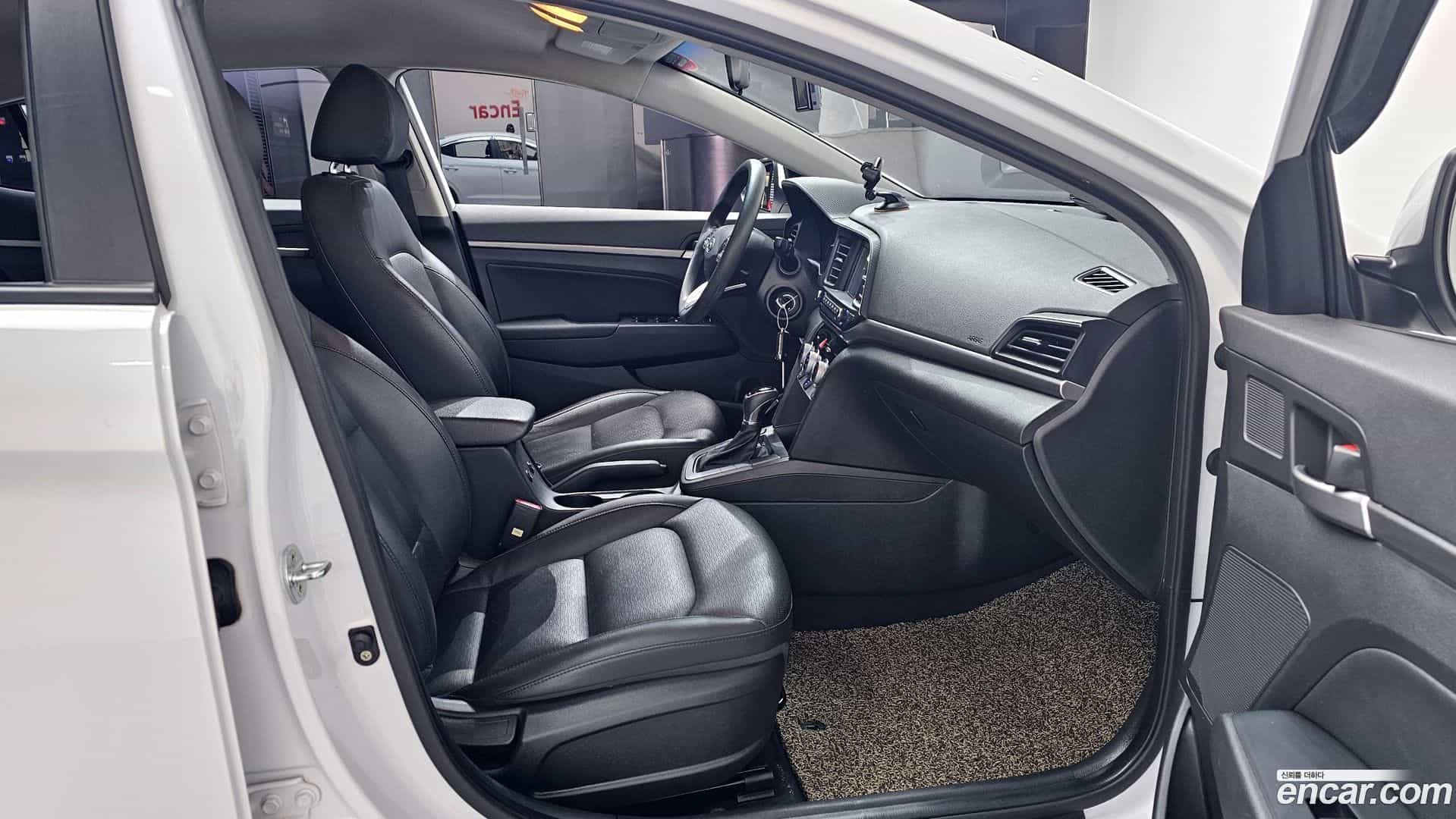 AVANTE Hyundai 2019.5-INNER-036