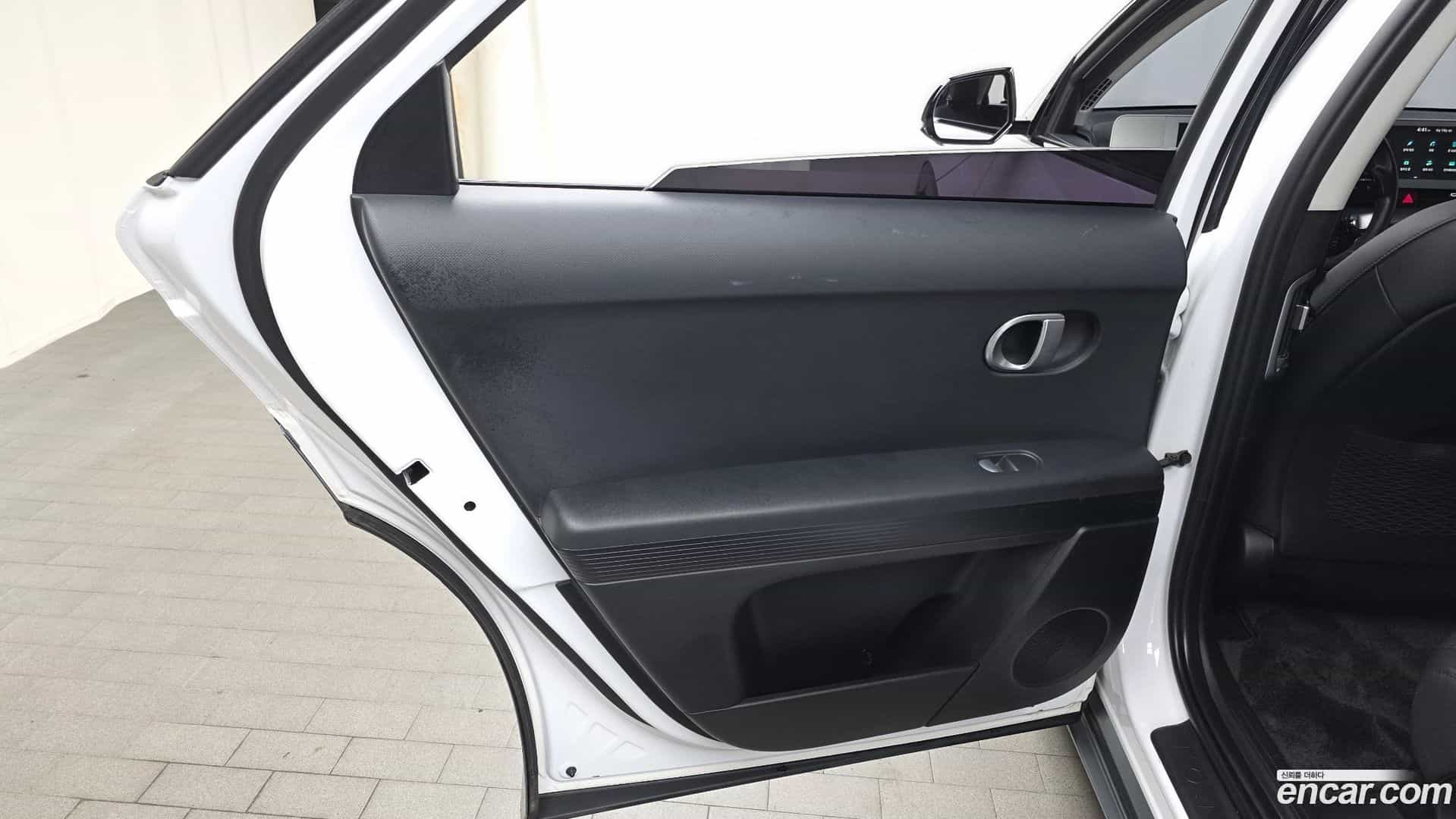 Ioniq5 Hyundai 2022.2-INNER-035