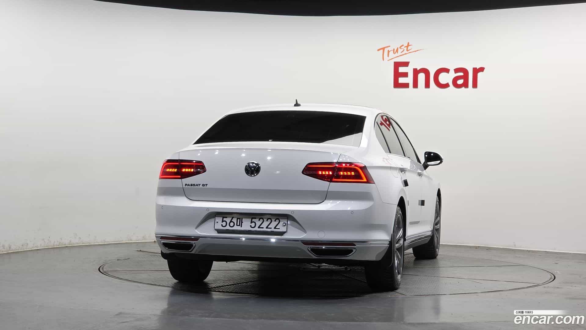 Passat Volkswagen 2018.4-OUTER-004