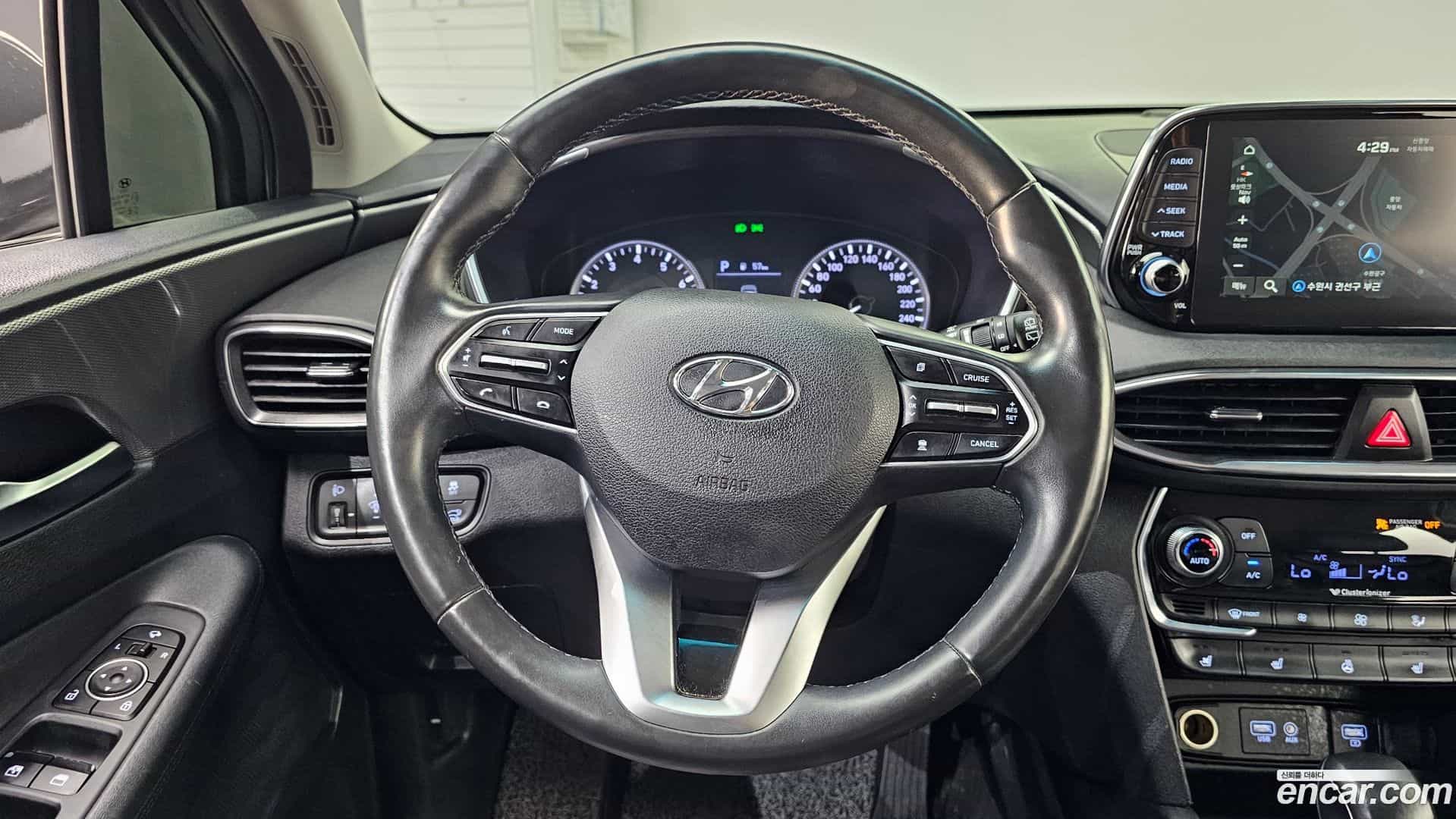 Santafe Hyundai 2018.8-OPTION-017