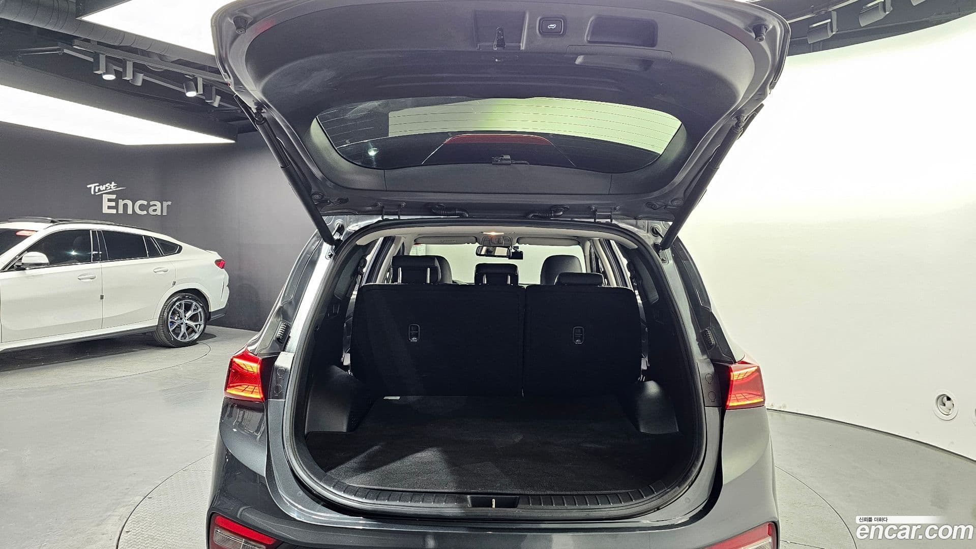 Main__Slider__Photo:Santafe Hyundai 2018.8-19